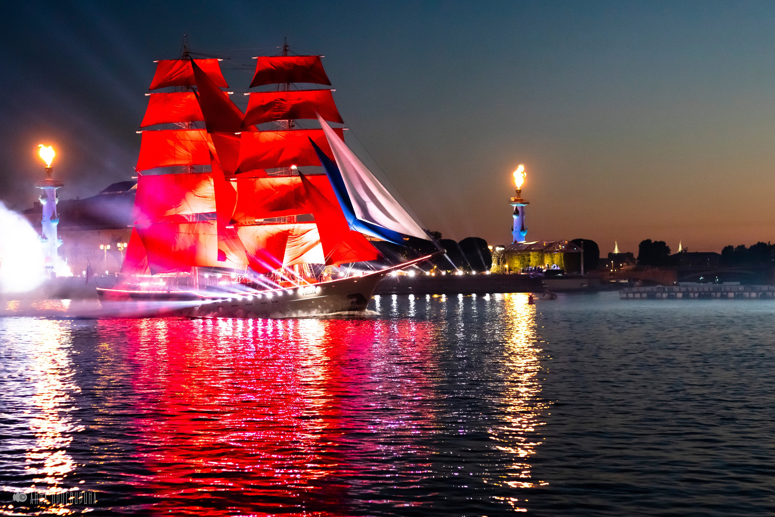 Праздник выпускников «Алые Паруса», 2022. Ваш фотограф в Санкт-Петербурге Анна Просвирина