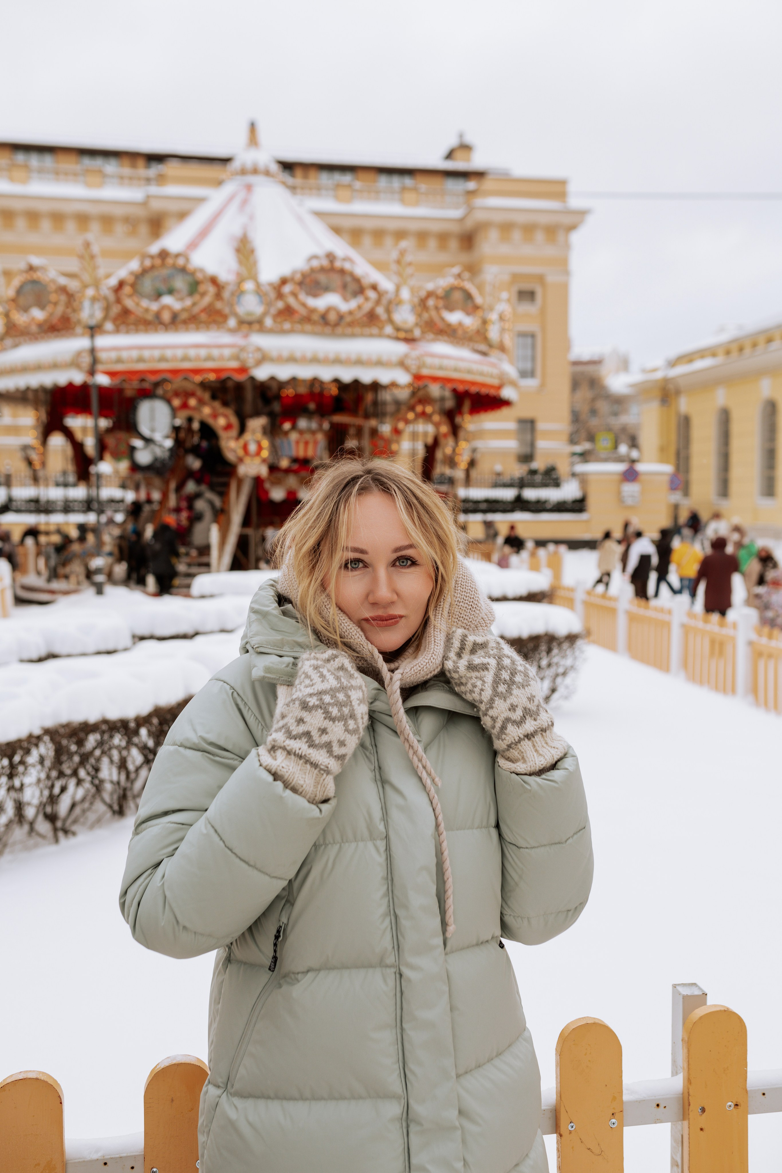 Семейная, Манежная площадь