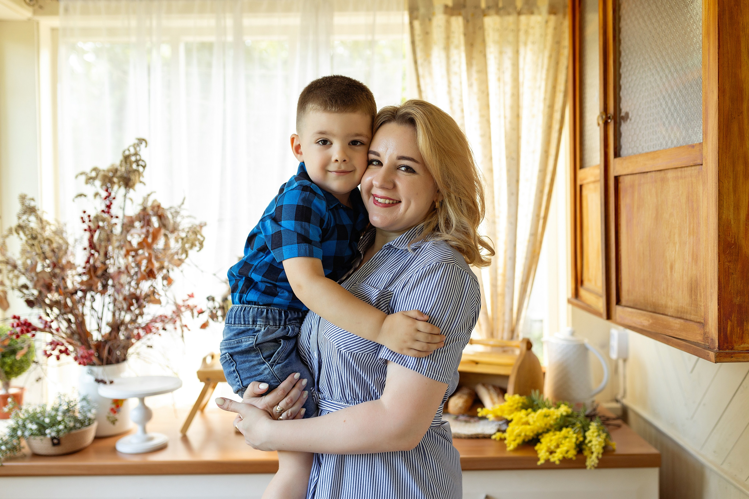 Семейная фотосессия на фотодаче в Купавне. Фотограф в Железнодорожном и Балашихе