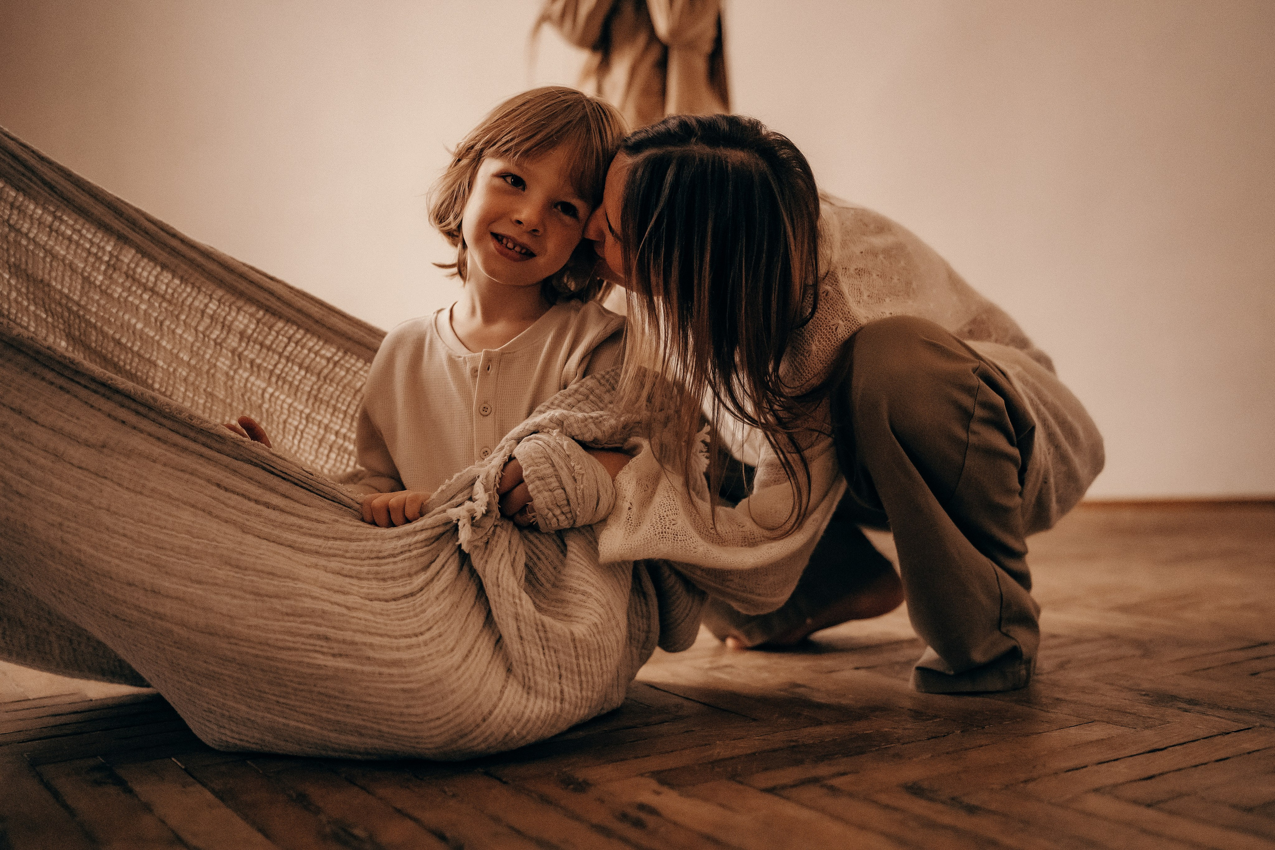 Объятья и немного баловства. Главная