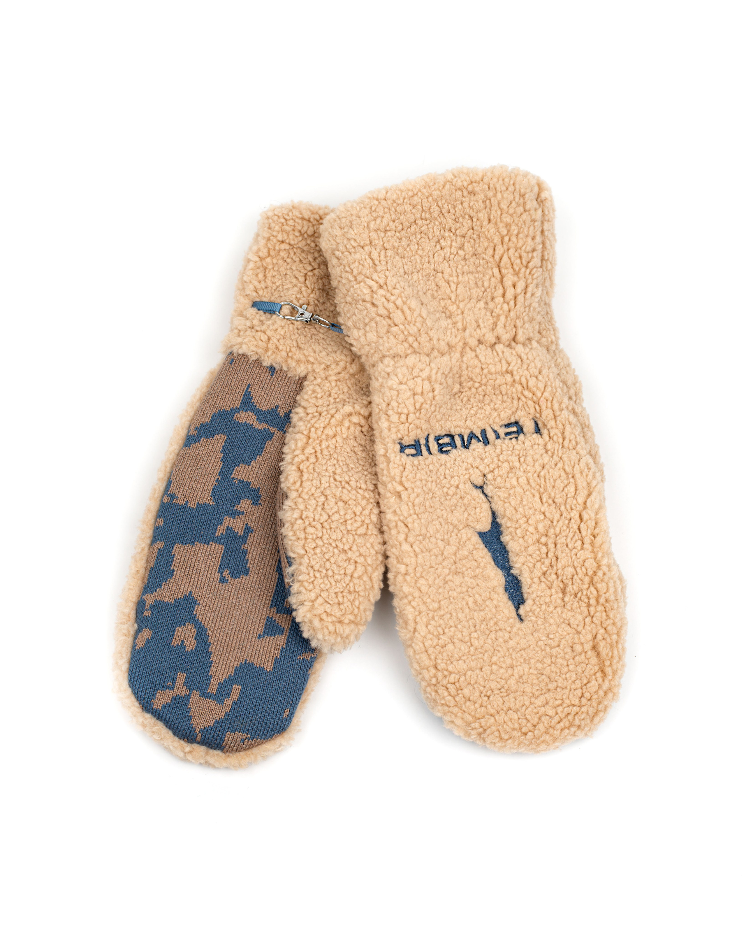 Предметная съемка. Варежки. MaraClub Foto предметное фото для сайта и маркетплейсов в Москве и области