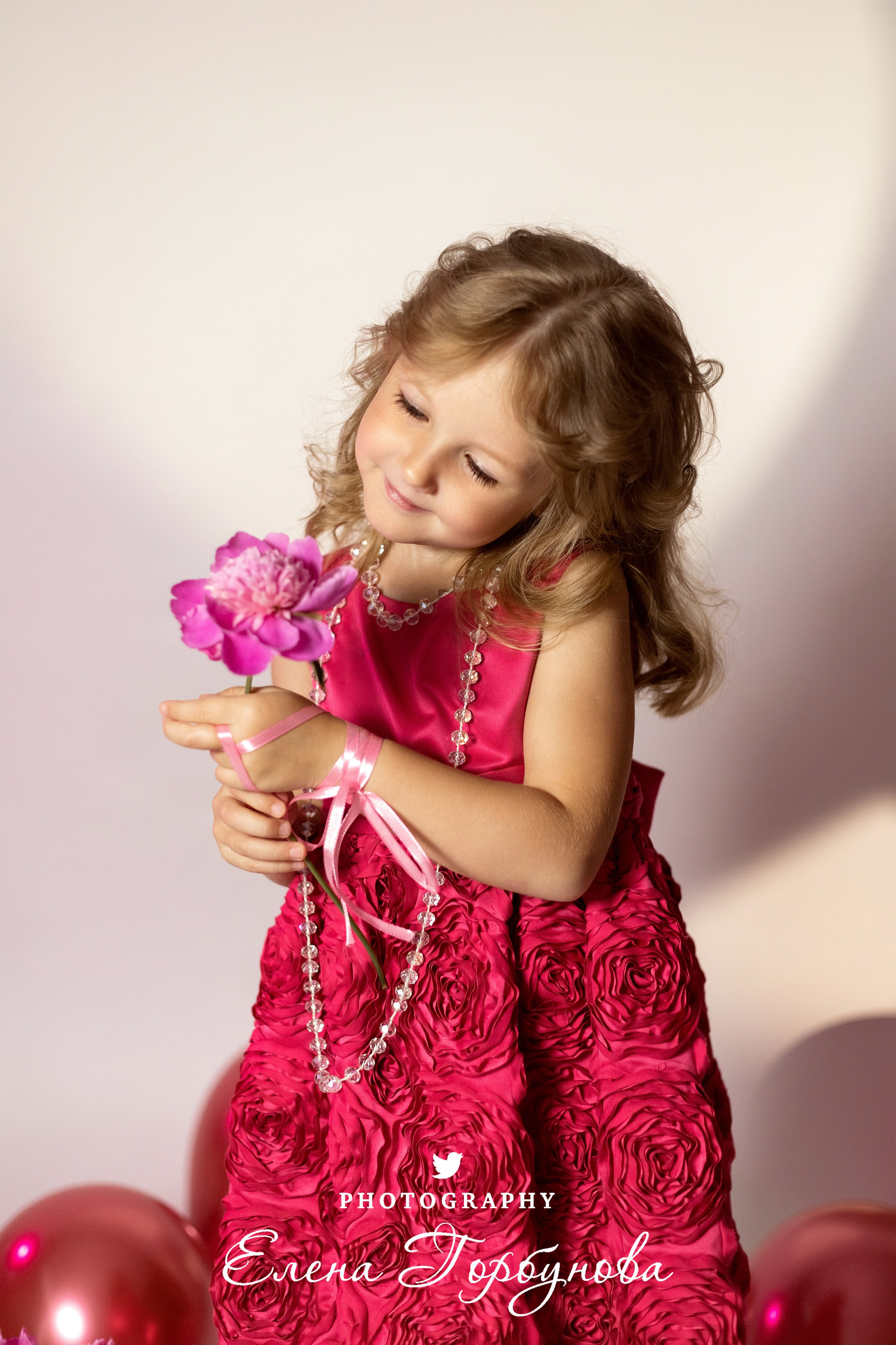 «Модница в розовом» В моей студии. Вероника и Александра. 2024. Фотограф Пермь. Свадьбы. Семья и дети, школа, д. сад. Фотокниги