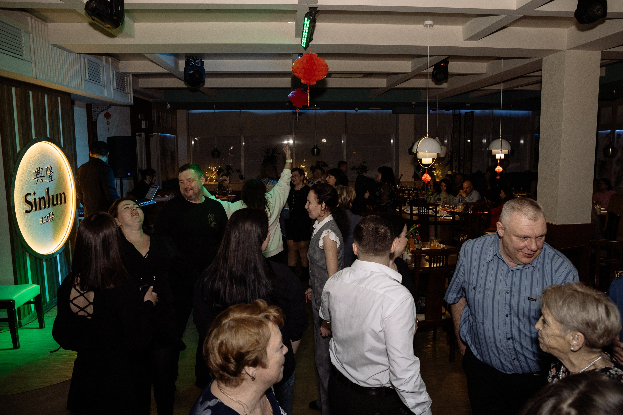 Вечеринка в кафе Sinlun. Фотограф Юлия Мальцева