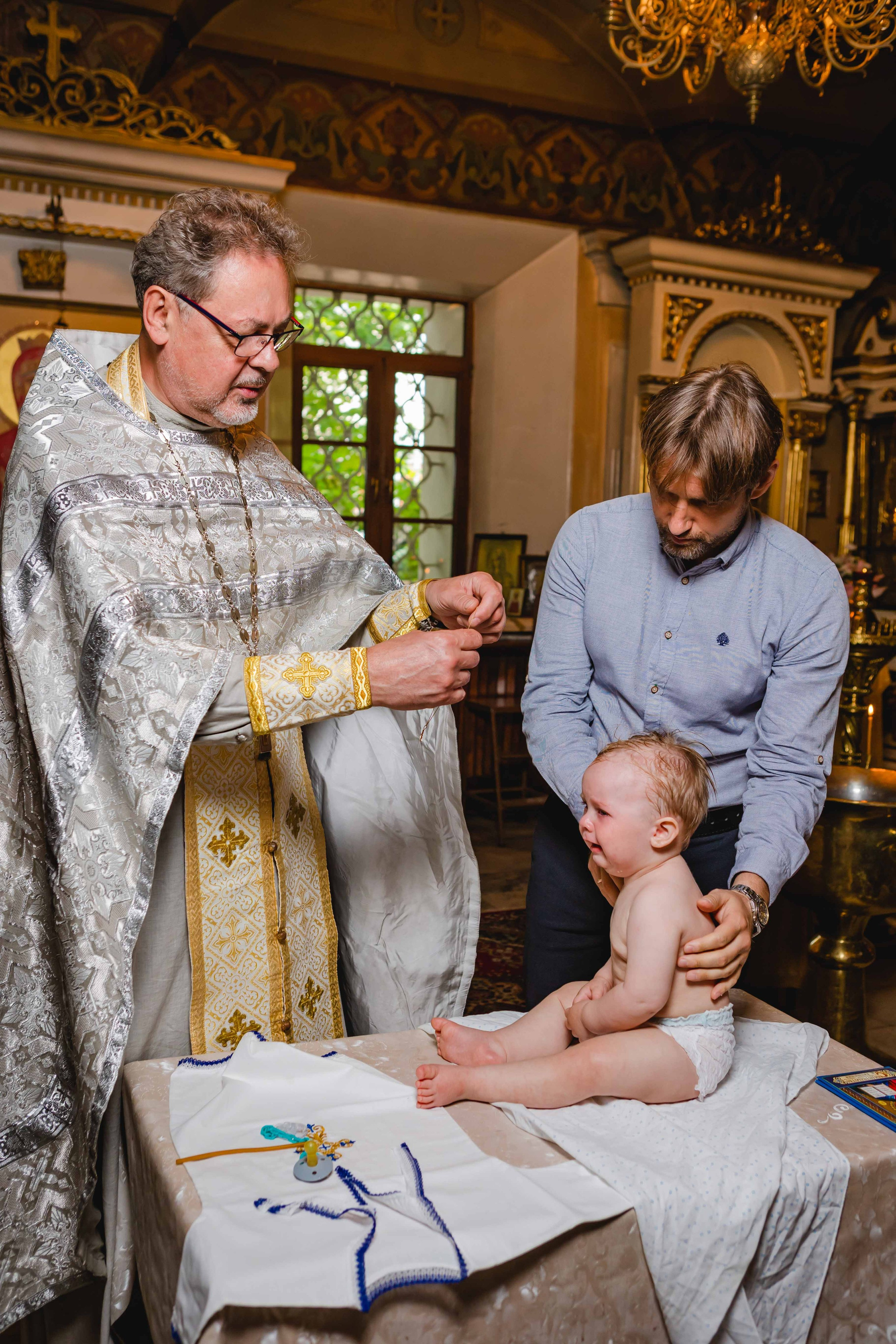 Таинство Крещения. Сайт с красивыми фотографиями и людьми