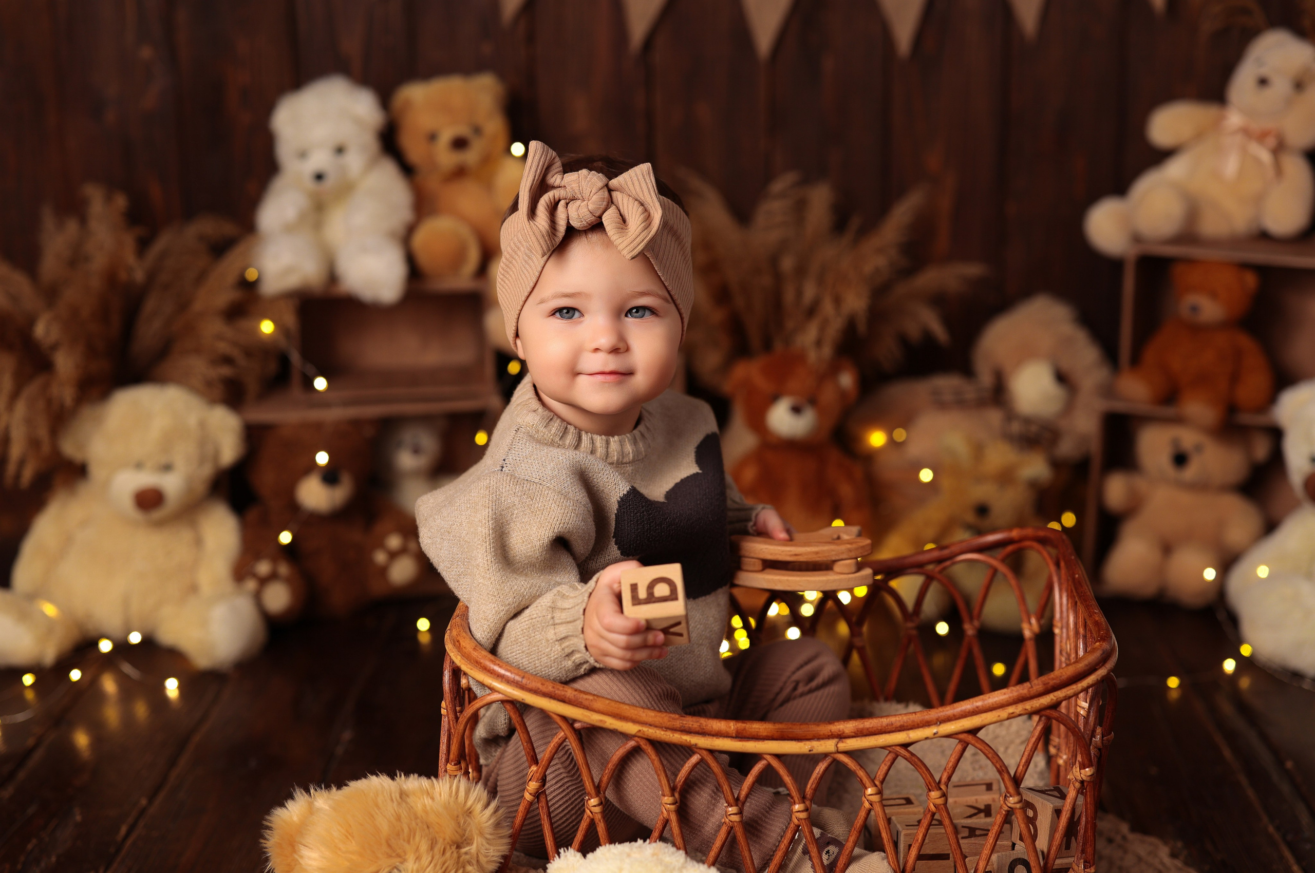 Малышки Антураж