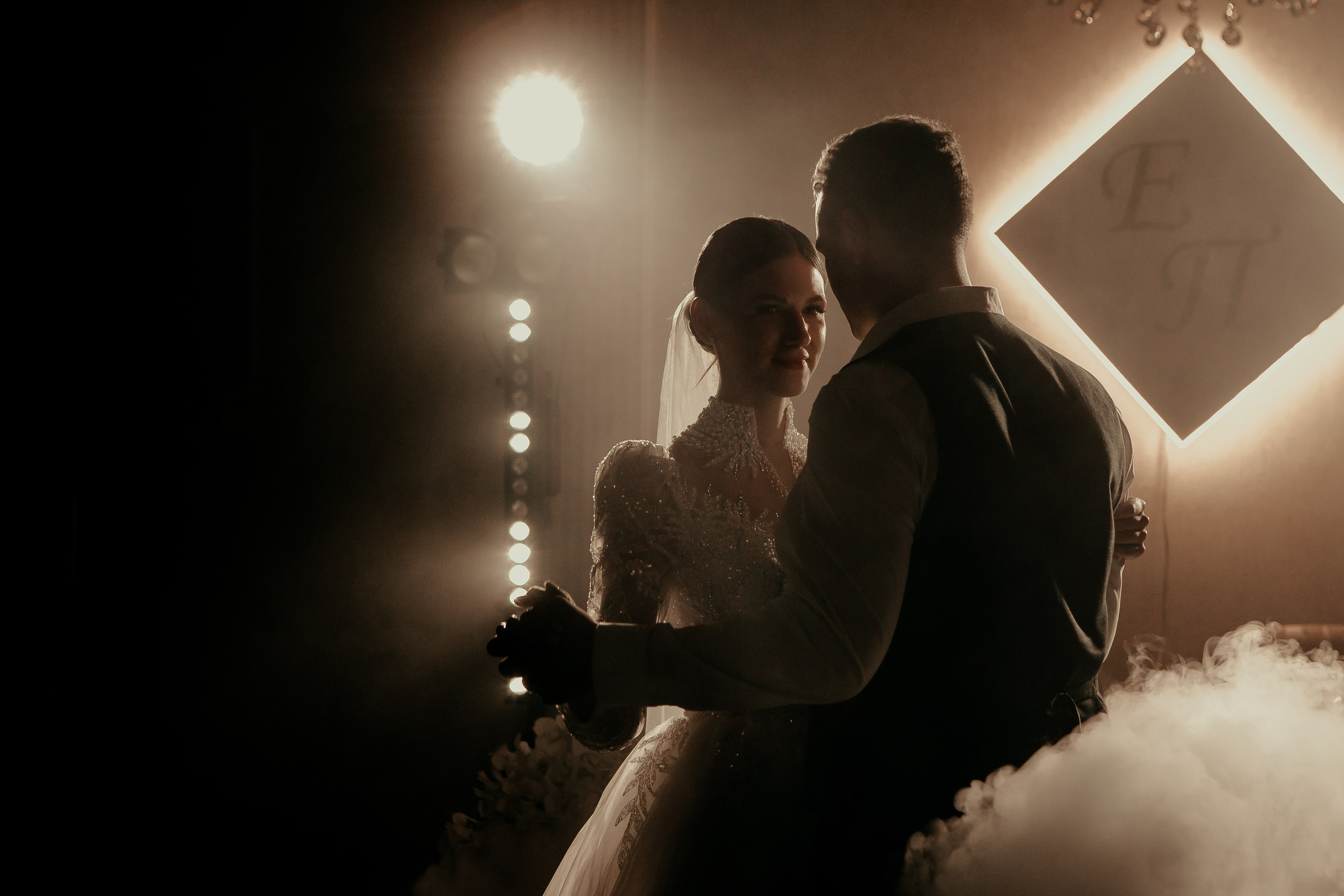 Егор и Полина 10.10.2025. Фотосъёмка в Барнауле. Свадебный фотограф