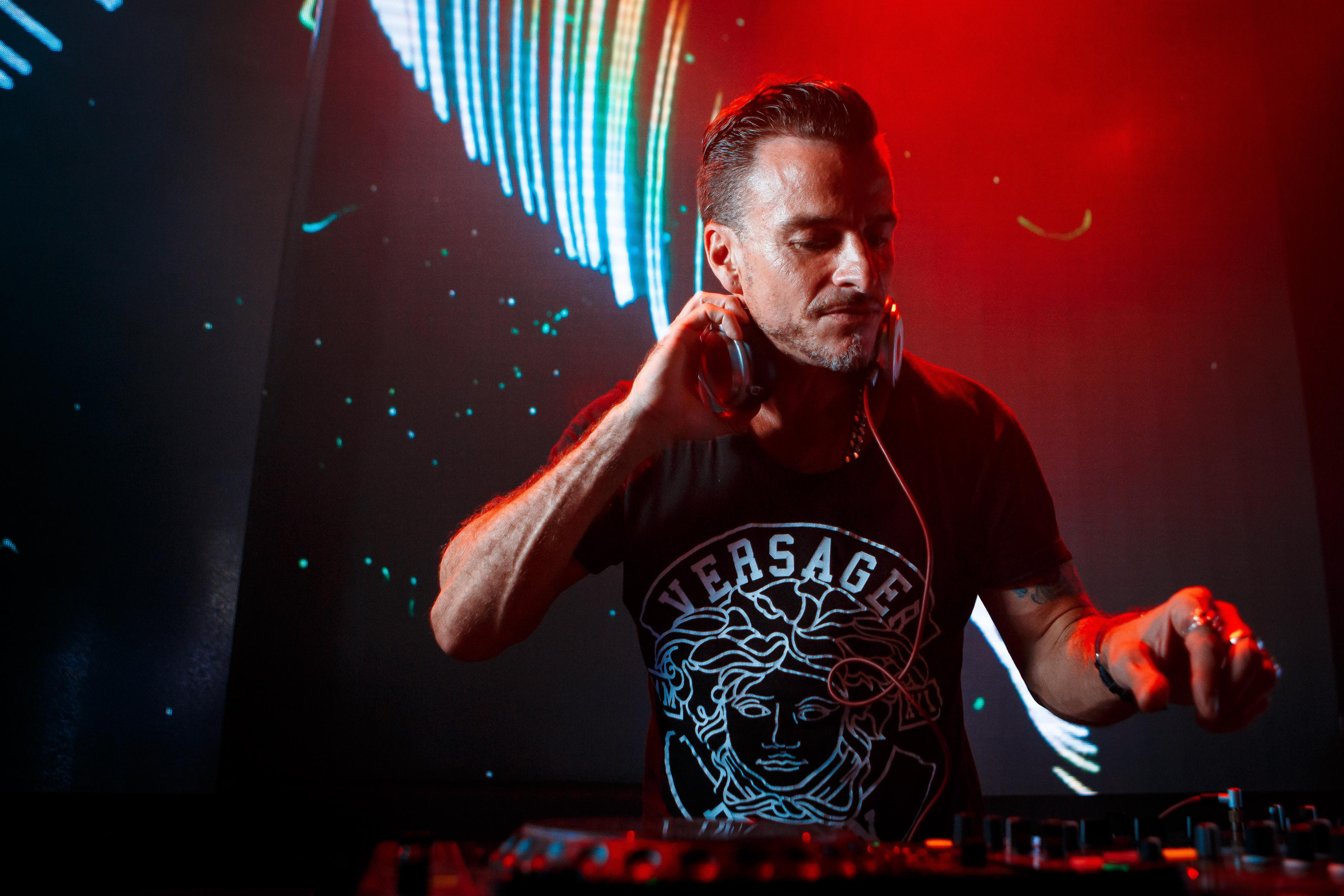 Заказать фотографа на новогодний корпоратив в Санкт-Петербурге