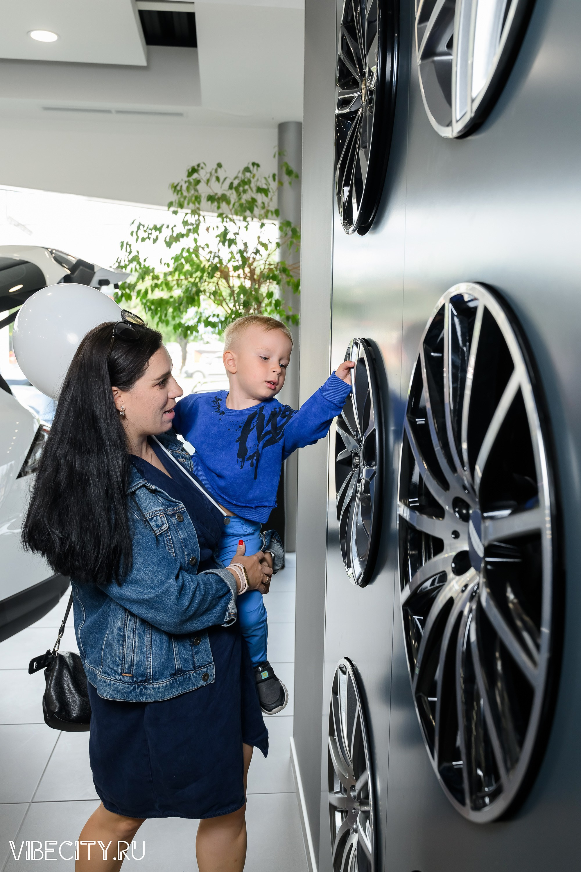 Презентация Geely Manjaro. VIBECITY.RU Вайб Сити Ру Фоторепортажи Фотоотчеты Калининград