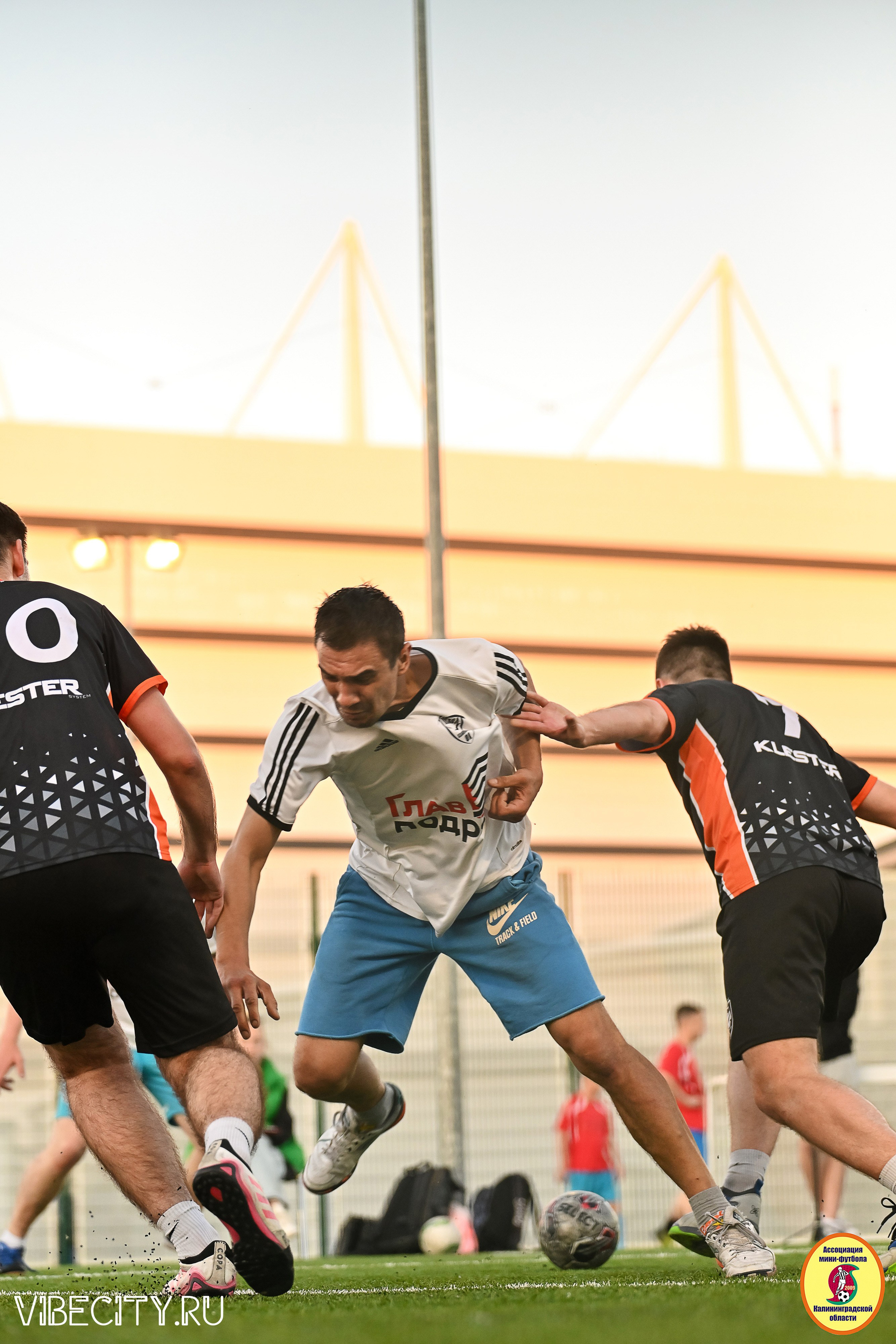 ИГРЫ МИНИ-ФУТБОЛЬНОЙ И КОРПОРАТИВНОЙ ЛИГИ. VIBECITY.RU Вайб Сити Ру Фоторепортажи Фотоотчеты Калининград