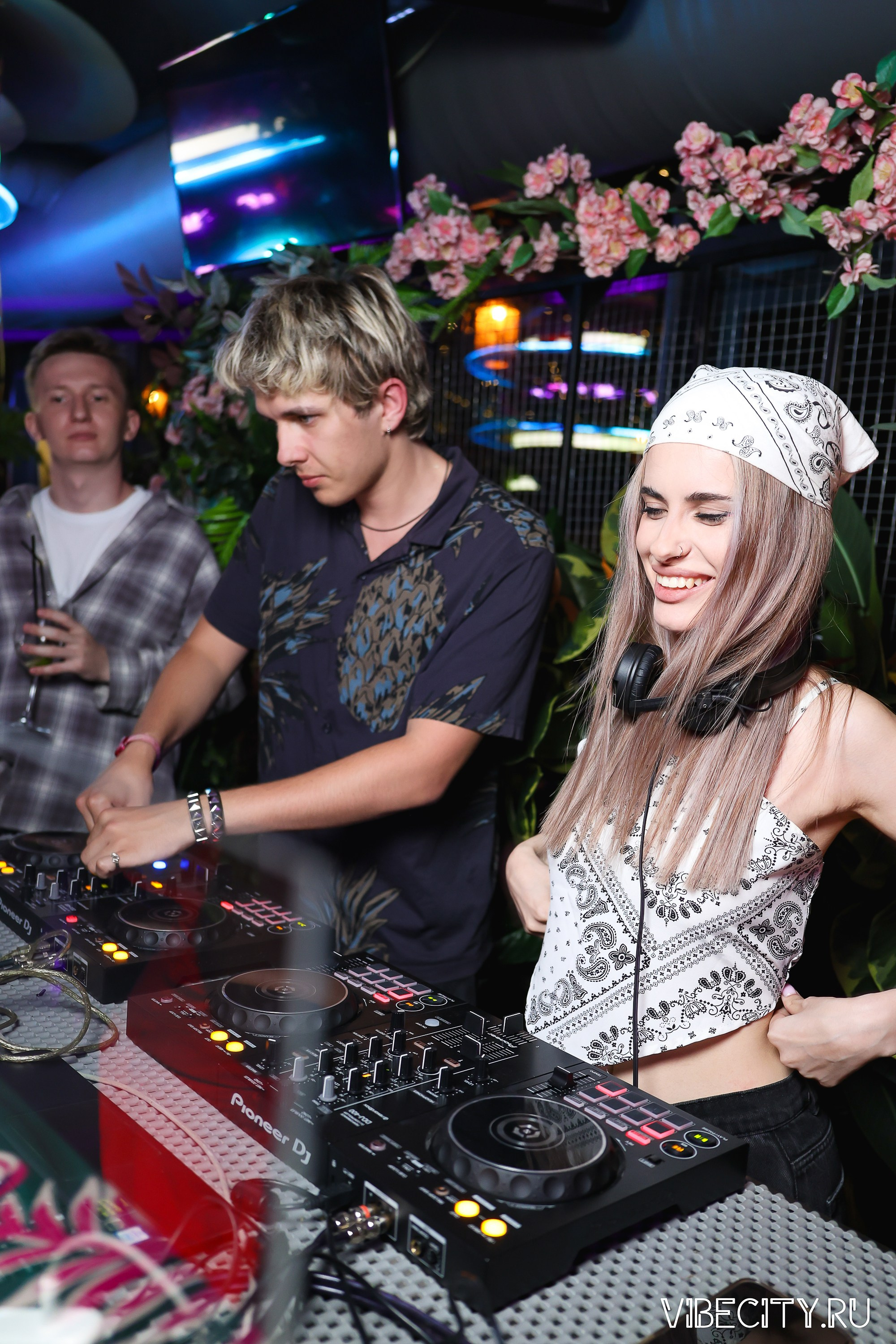 DOUBLE U. VIBECITY.RU Вайб Сити Ру Фоторепортажи Фотоотчеты Калининград