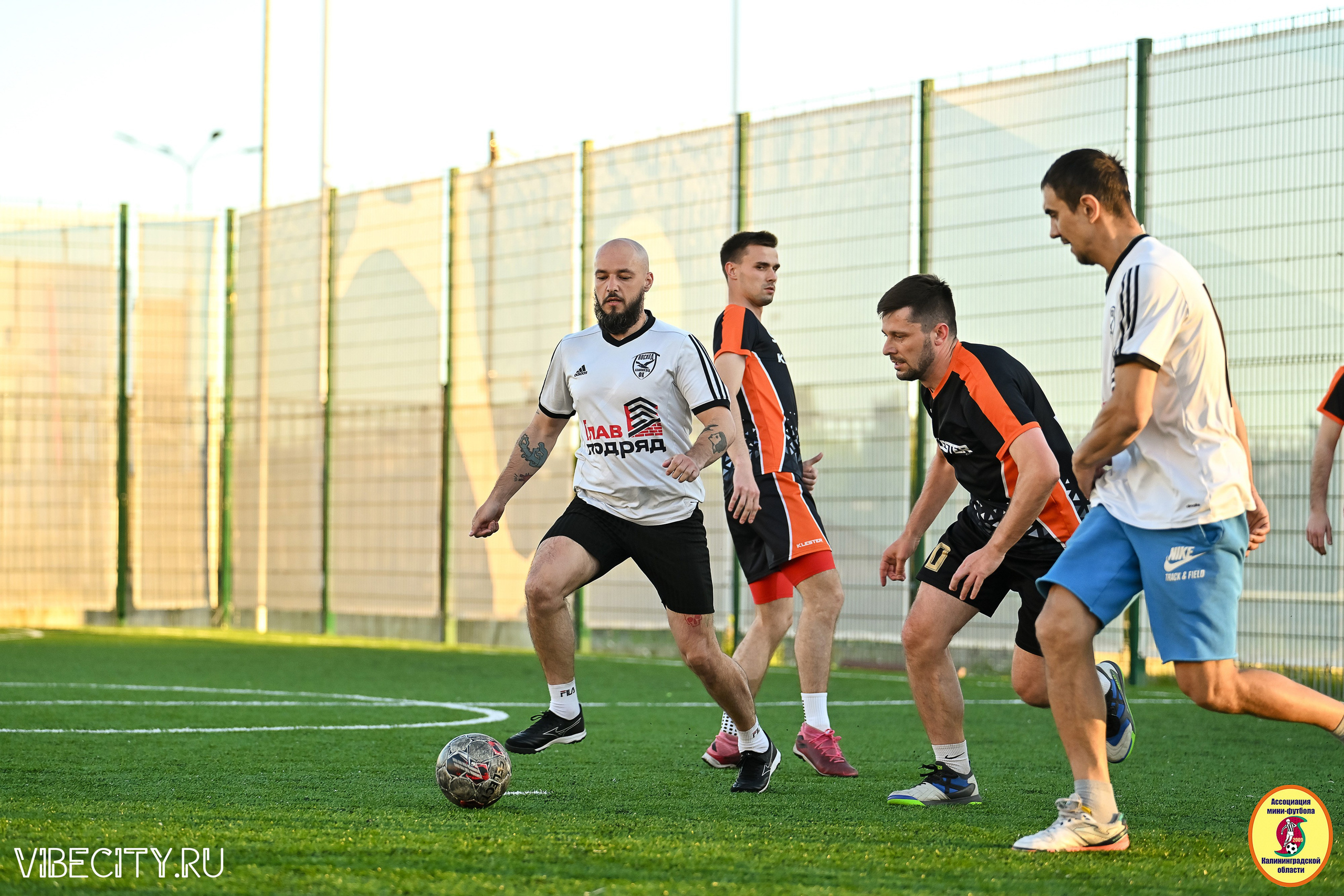 ИГРЫ МИНИ-ФУТБОЛЬНОЙ И КОРПОРАТИВНОЙ ЛИГИ. VIBECITY.RU Вайб Сити Ру Фоторепортажи Фотоотчеты Калининград