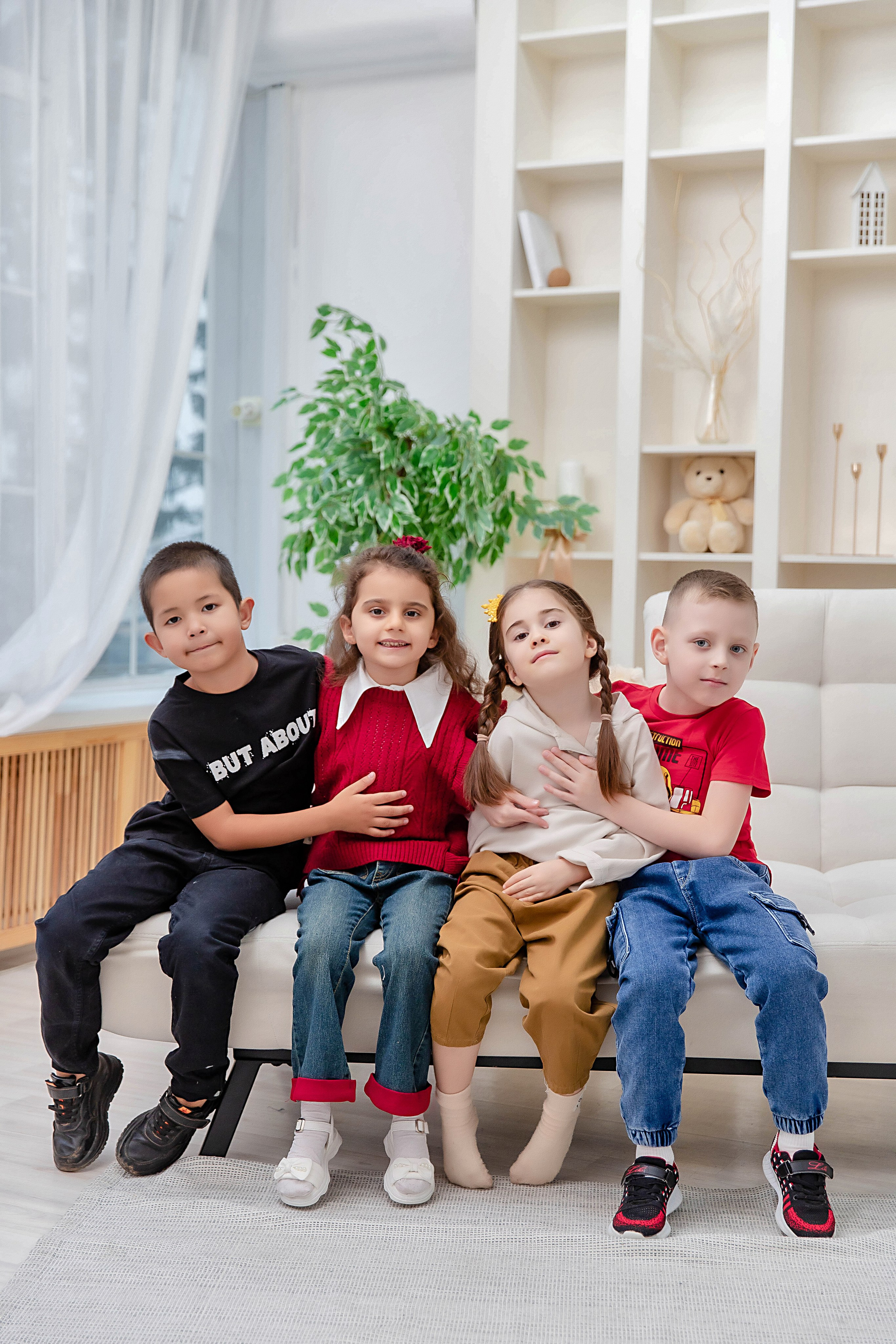 Выпускные (школьные) альбомы (книги) в Ростове-на-Дону. Современные Выпускные Альбомы в Ростове-на-Дону