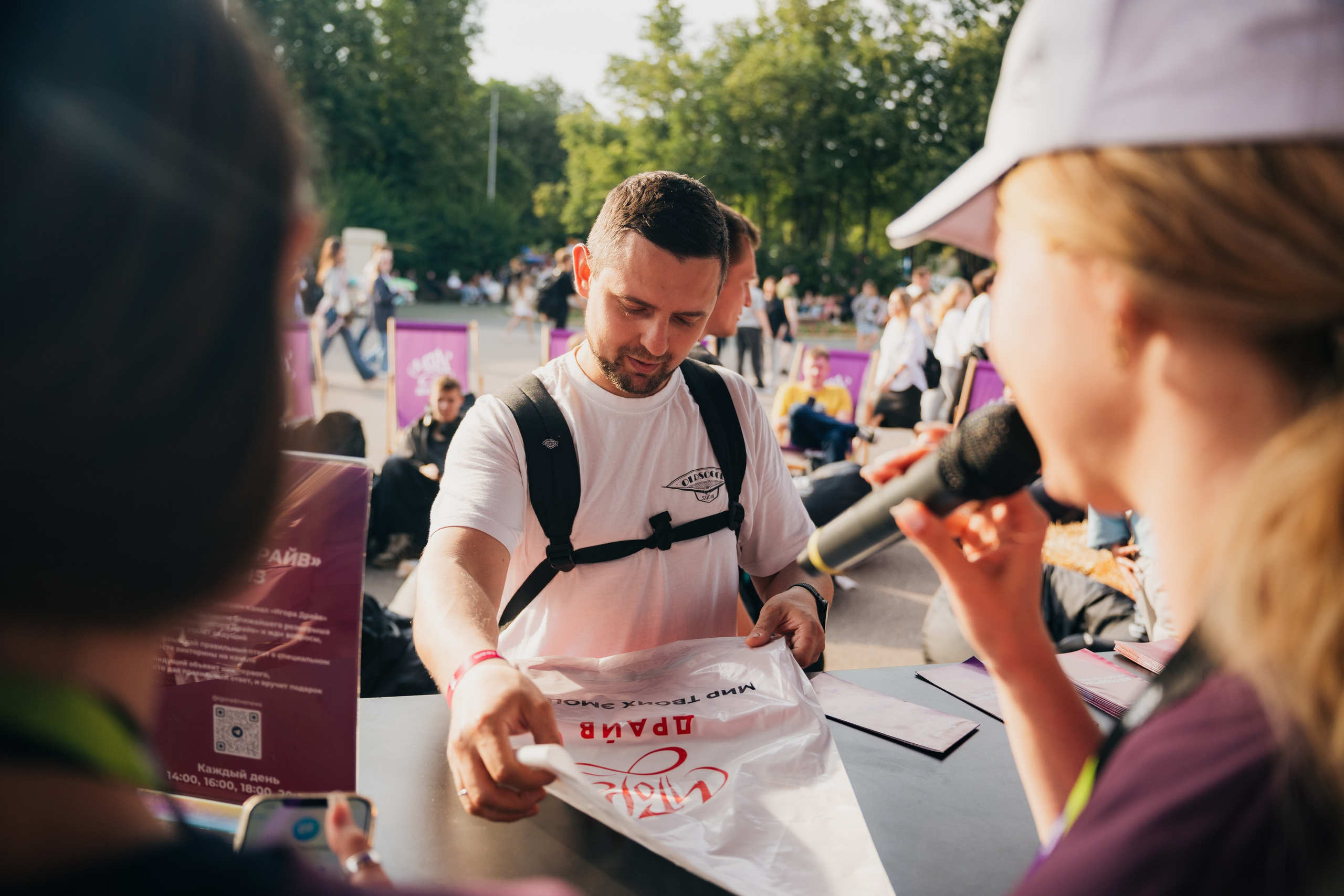 Стенд Igora Drive на фестивале VK Fest 2025. Ilya Foxy — автомобильный фотограф