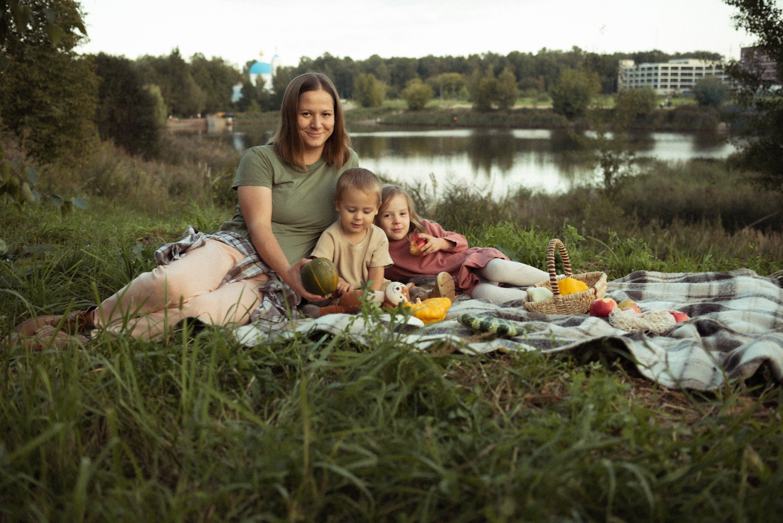 Семейная фотосессия на природе. Семейный фотограф в Железнодорожном Масаева Елена