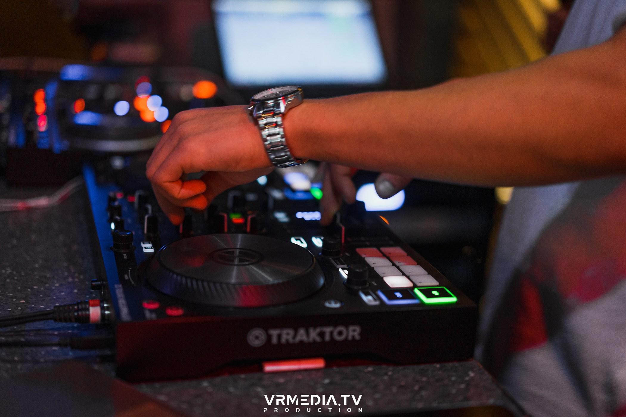 Halloween ARACHNOPHOBIA в баре «Друзья»