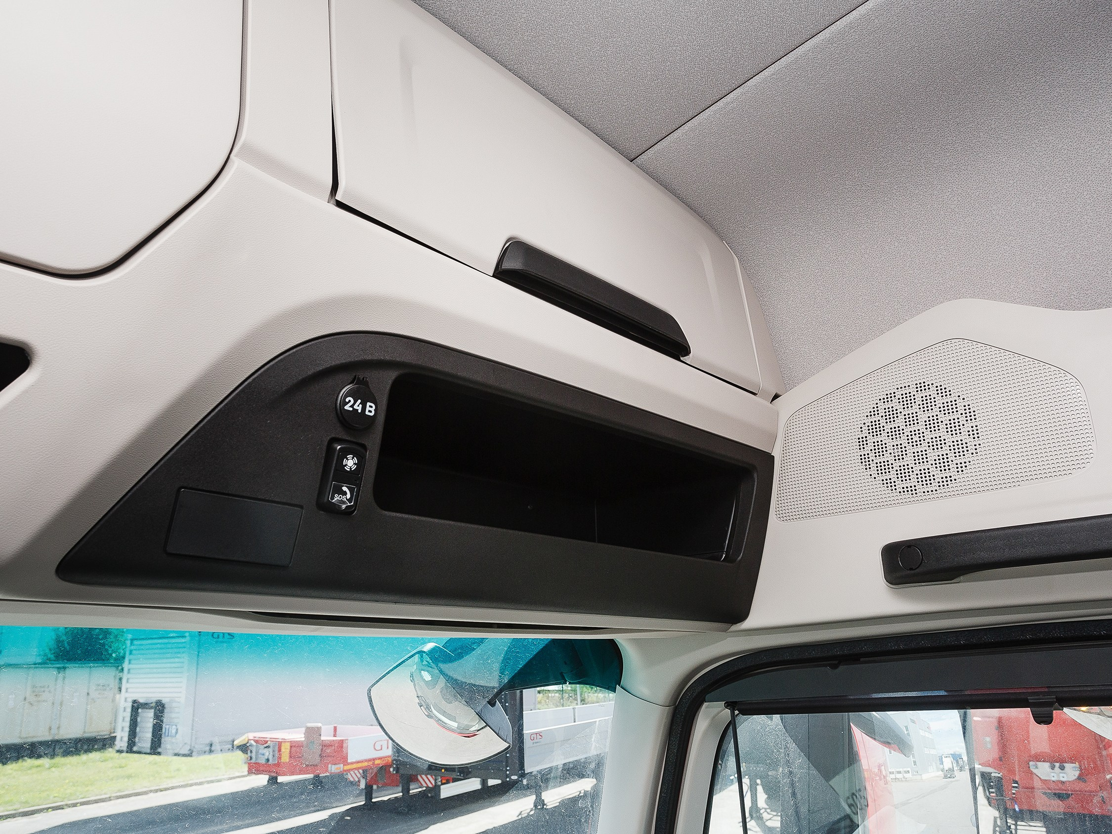 Автомобильный фотограф в СПб. Репортажная фотосъёмка в Санкт-Петербурге. Фотограф на мероприятие: выставки, презентации, автогонки. Фото для сайта, отчётов и публикации в сми. Профессиональный фотограф Сергей Пушкин. Промышленная фотосъёмка. Автопром. Фотосъёмка авто и спецтехники. Профессиональные фото большегрузов.