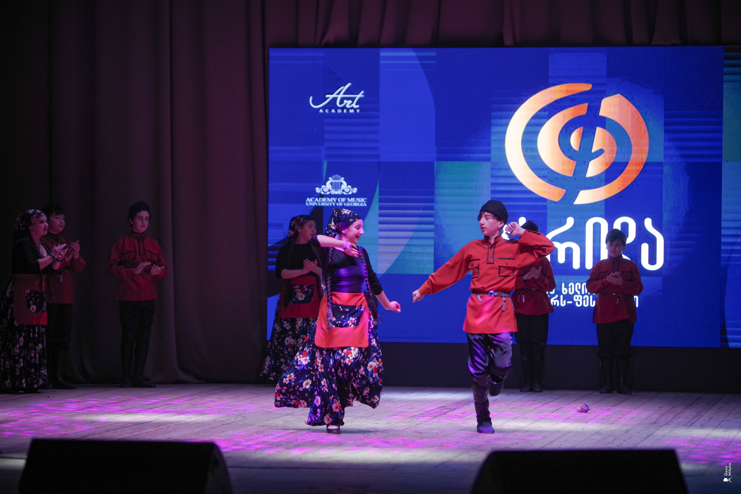 Танцы в Хоби. Портретный фотограф Денис Милютин