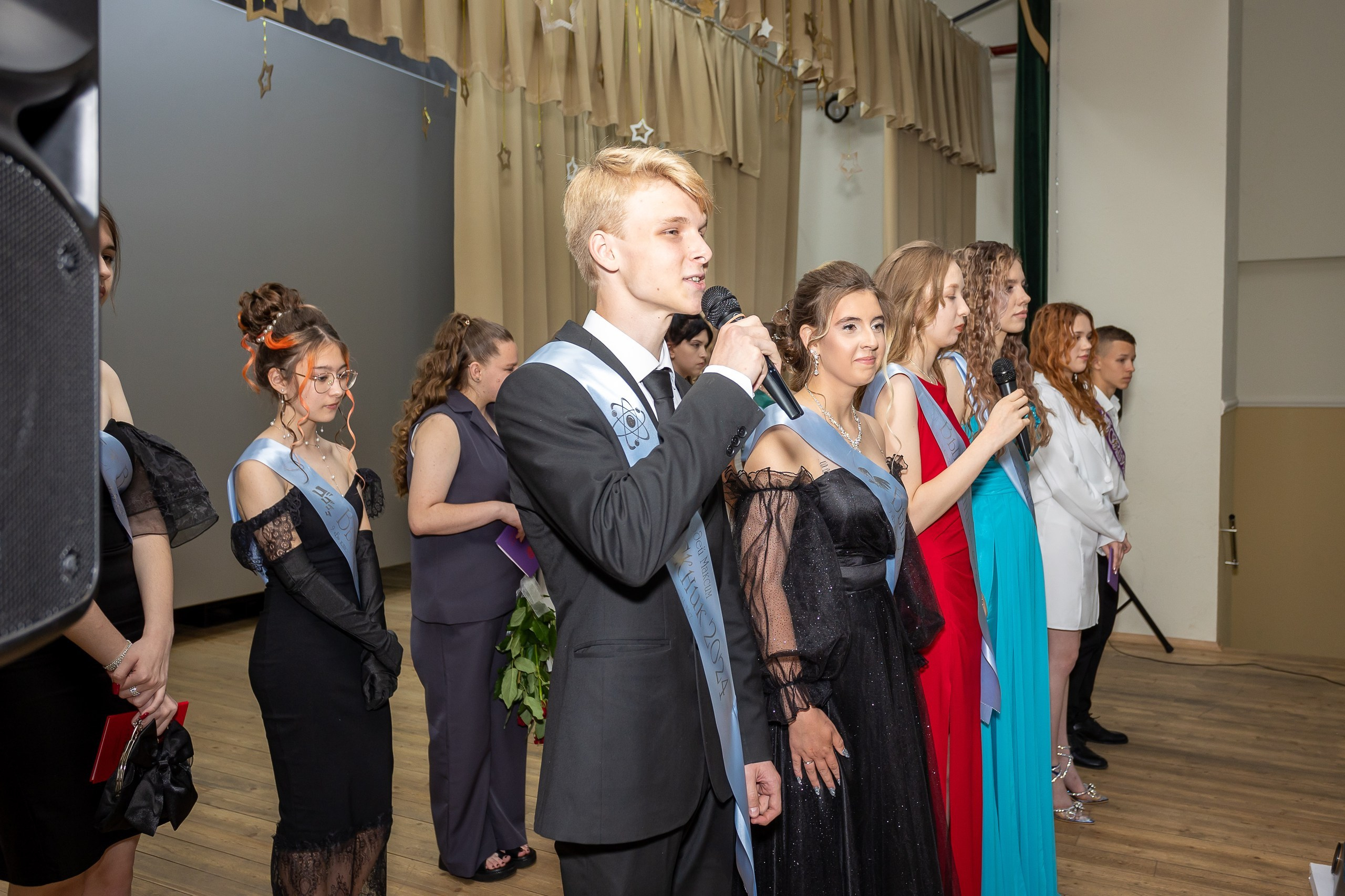 Вручение аттестата и выпускной вечер. Выпускные альбомы Майкоп, Краснодар Елена Золотарева
