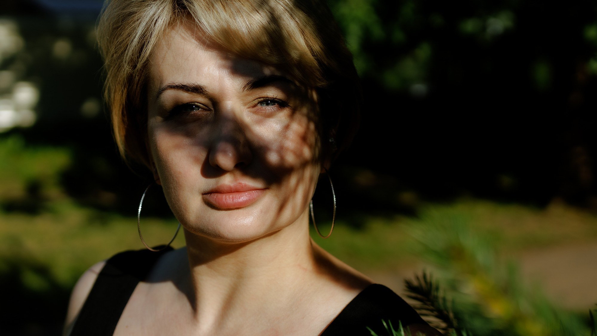 Татьяна, прогулка в парке Ильинка. Свадебный и семейный фотограф в г. Волхов Алексей Кочерыжкин