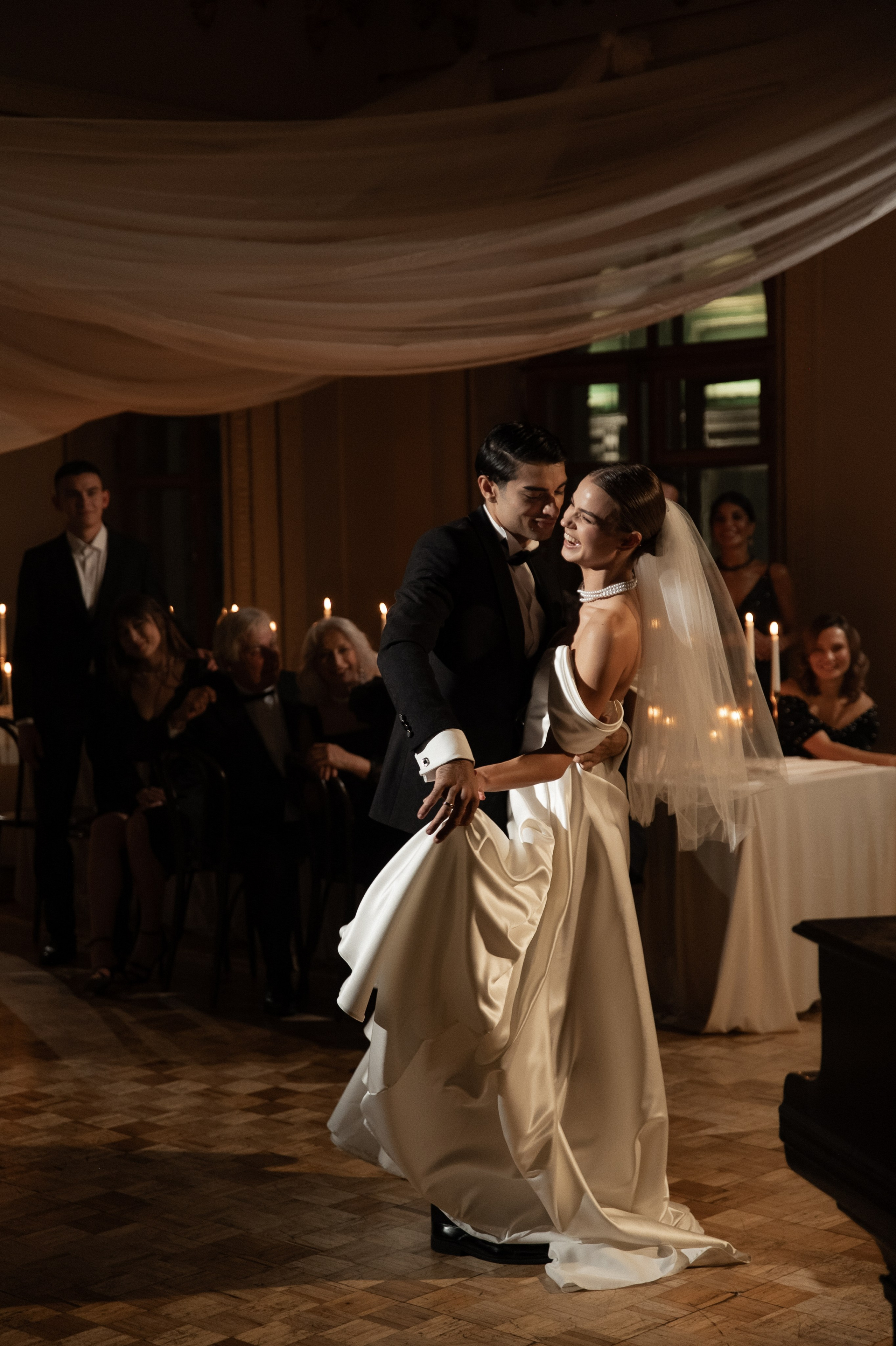 Камерный свадебный ужин при свечах в старинном особняке в фотостудии 21. Kult. Ярослава Ерина — свадебный фотограф в Москве