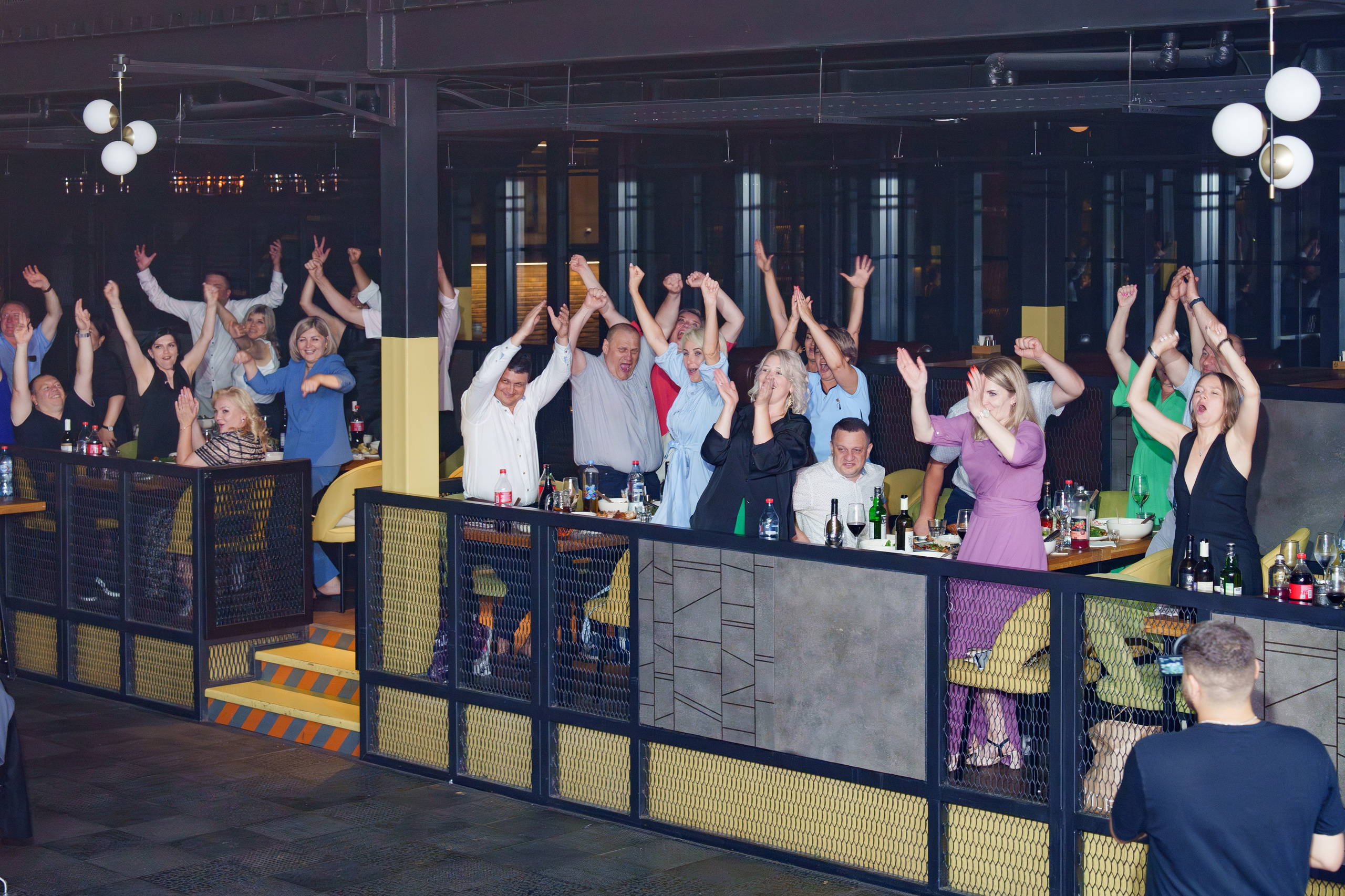 Выпускной лицея 27 (вечеринка). Свадебный и репортажный фотограф Элина Козырьянова