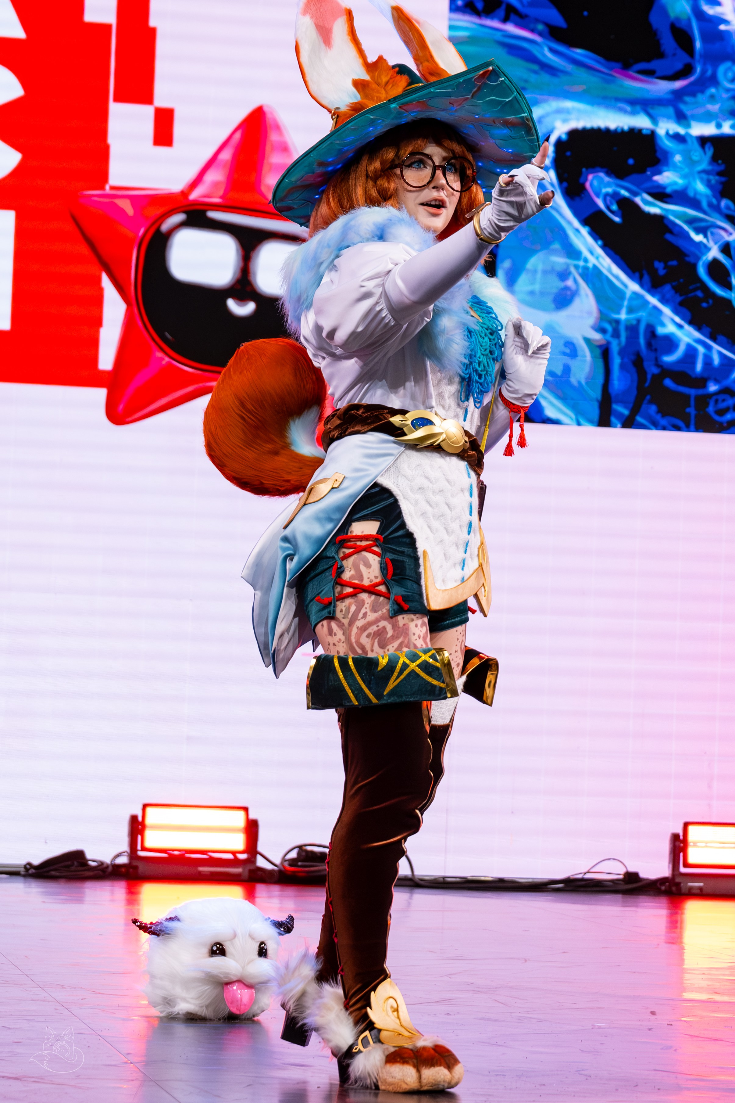 Сцена РЭД ЭКСПО 2024. Косплей фотограф