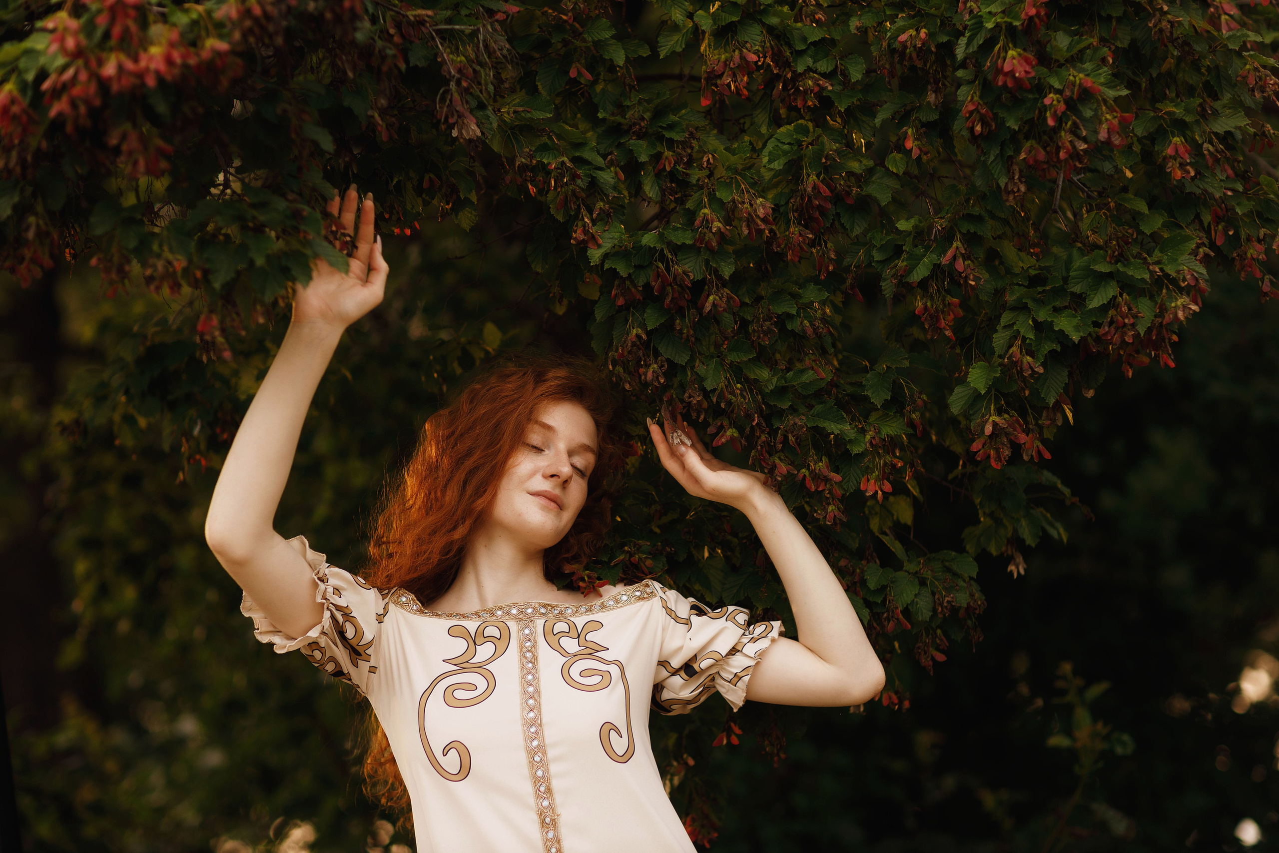 Фотосессия на заливе с Татой в платье от Ирины Павловой. Портретный и репортажный фотограф в Чебоксарах Андриян Чаркин