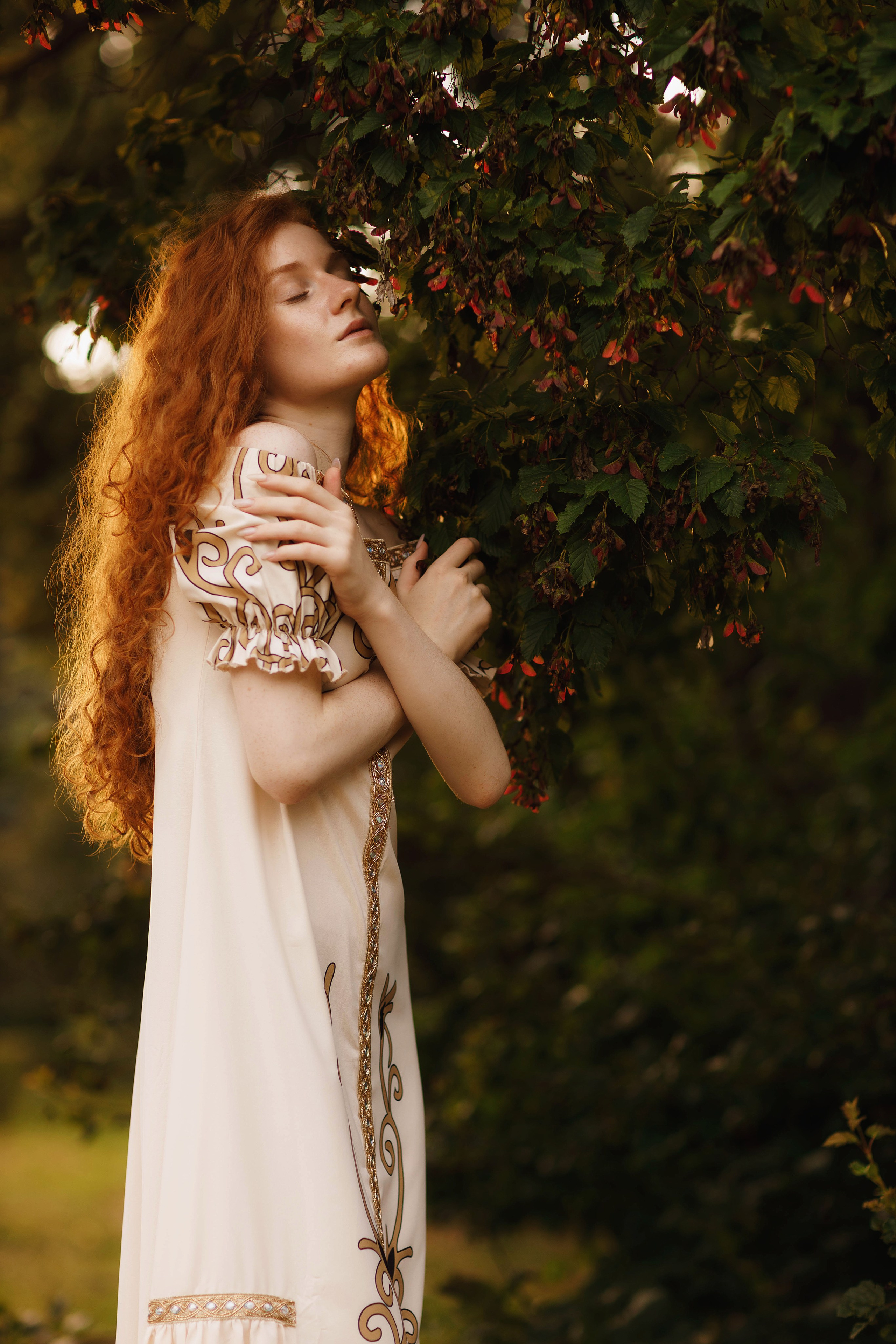 Фотосессия на заливе с Татой в платье от Ирины Павловой. Портретный и репортажный фотограф в Чебоксарах Андриян Чаркин