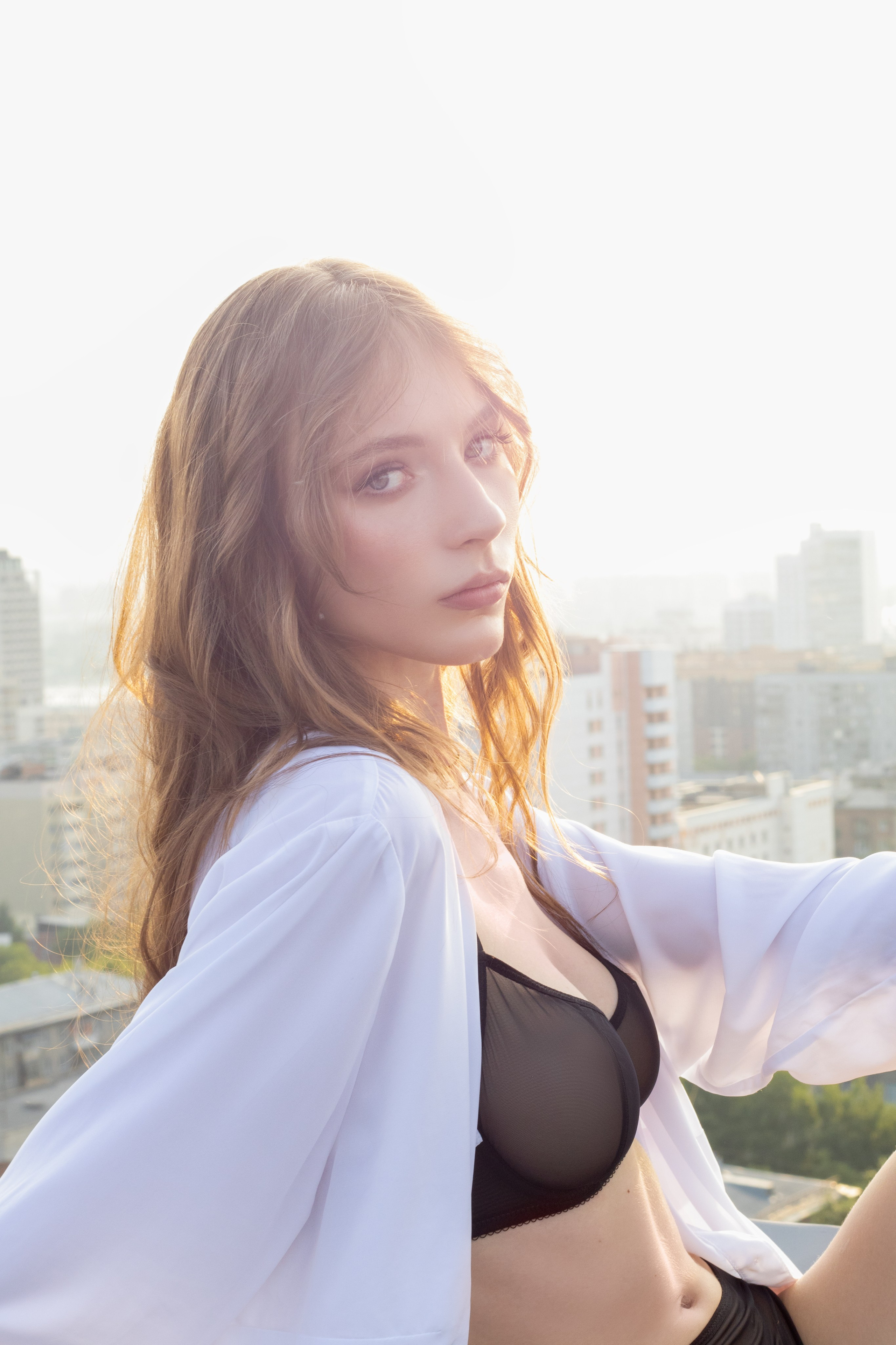 Агата съёмка на крыше. Анастасия Головерова профессиональный фотограф в Новосибирске, фотосессия под ключ в Новосибирске