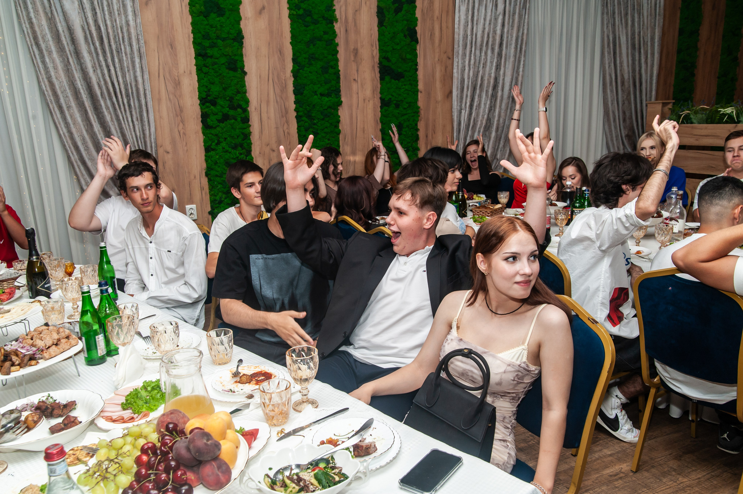 Выпускной МАОУ СОШ № 17 им. Эдуарда Есаяна. Свадебный и семейный фотограф Денис Лукьянов в Краснодаре, Краснодарском крае и Республике Крым