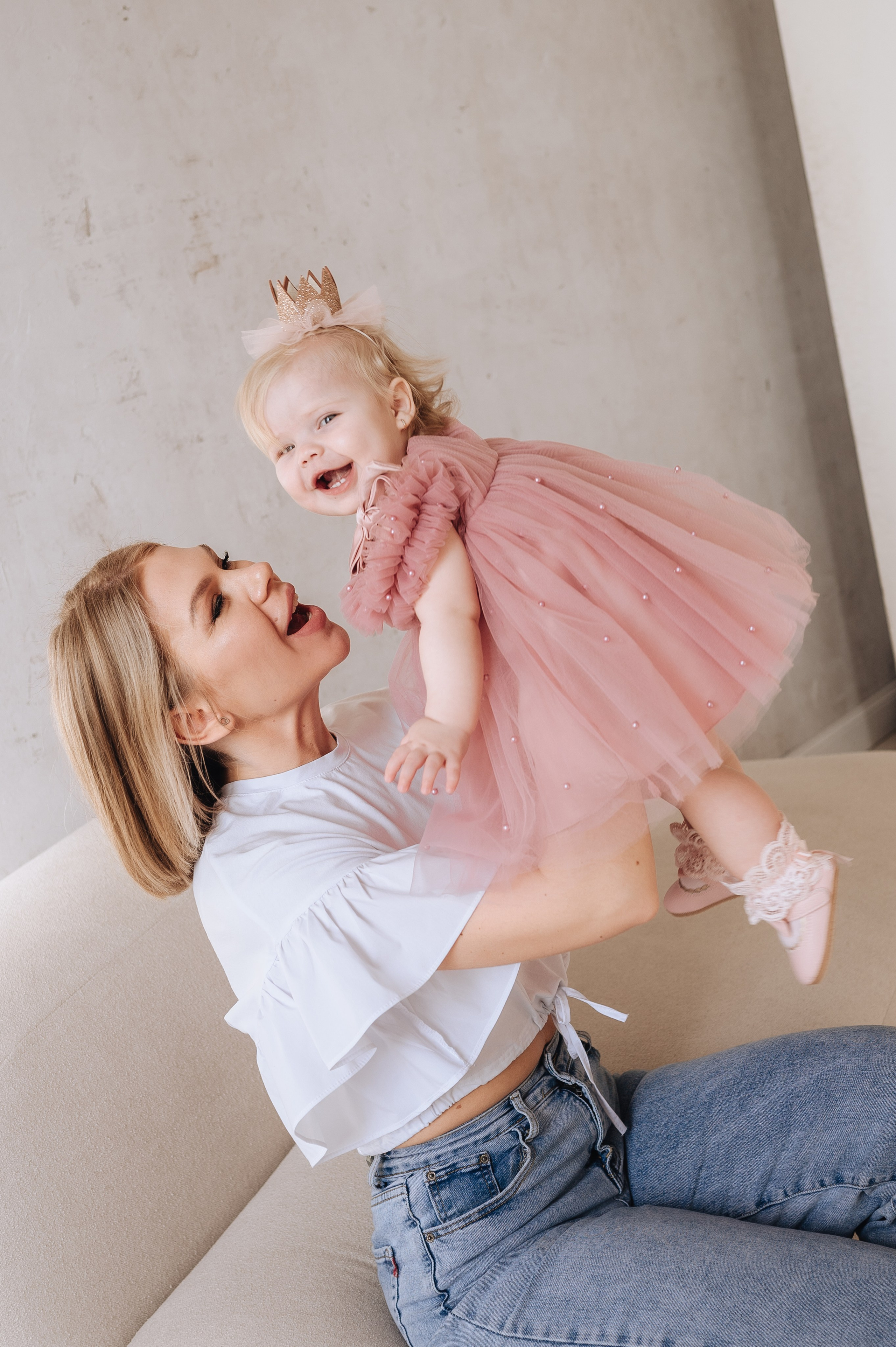 Семейная фотосессия на годик Евы. Фотограф в Москве и Московской области Таня Яблочкина