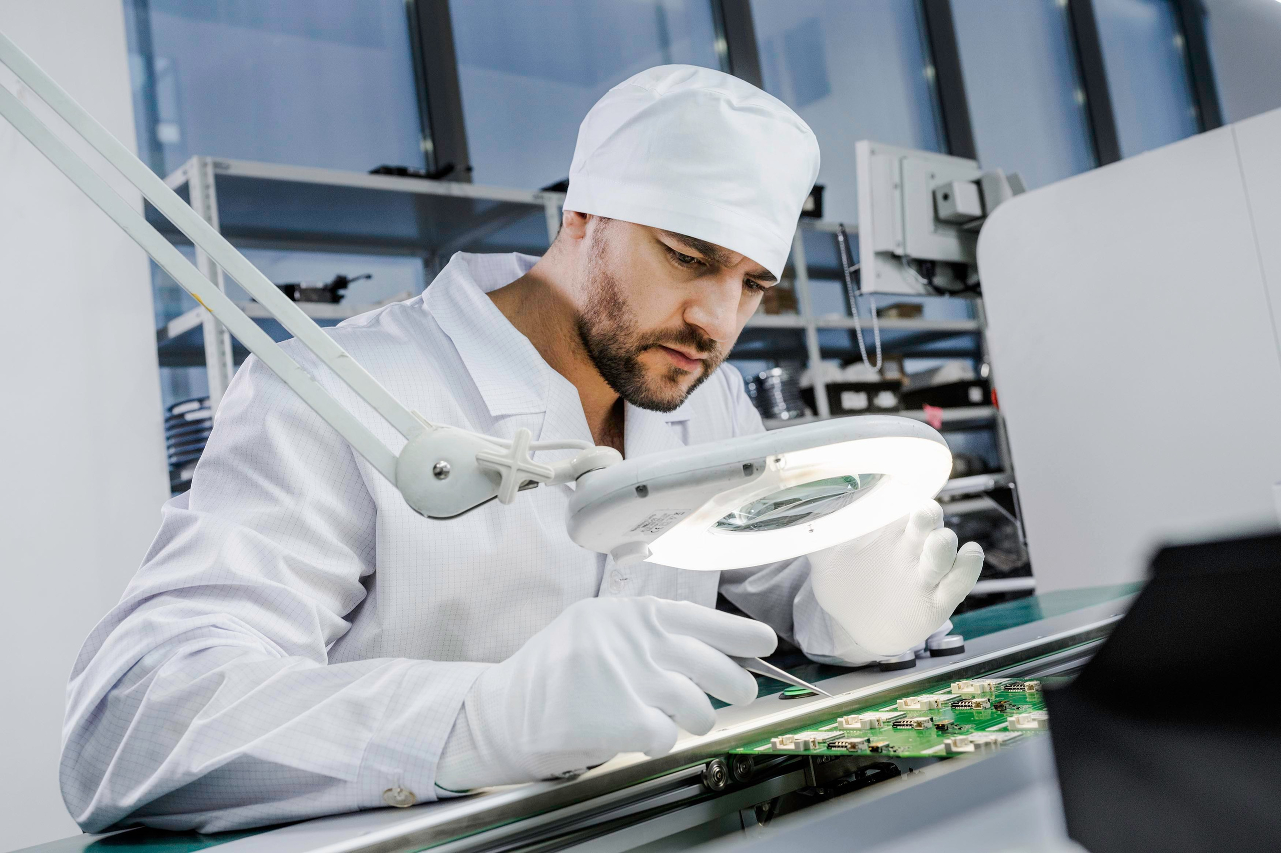 Промышленная фотосъемка для компании Телематика. Производство плат и микросхем.  2023 год. Фотограф Стоян Васев / Industrial photography of Telematika Factory. Industrial Photographer Stoyan Vassev.