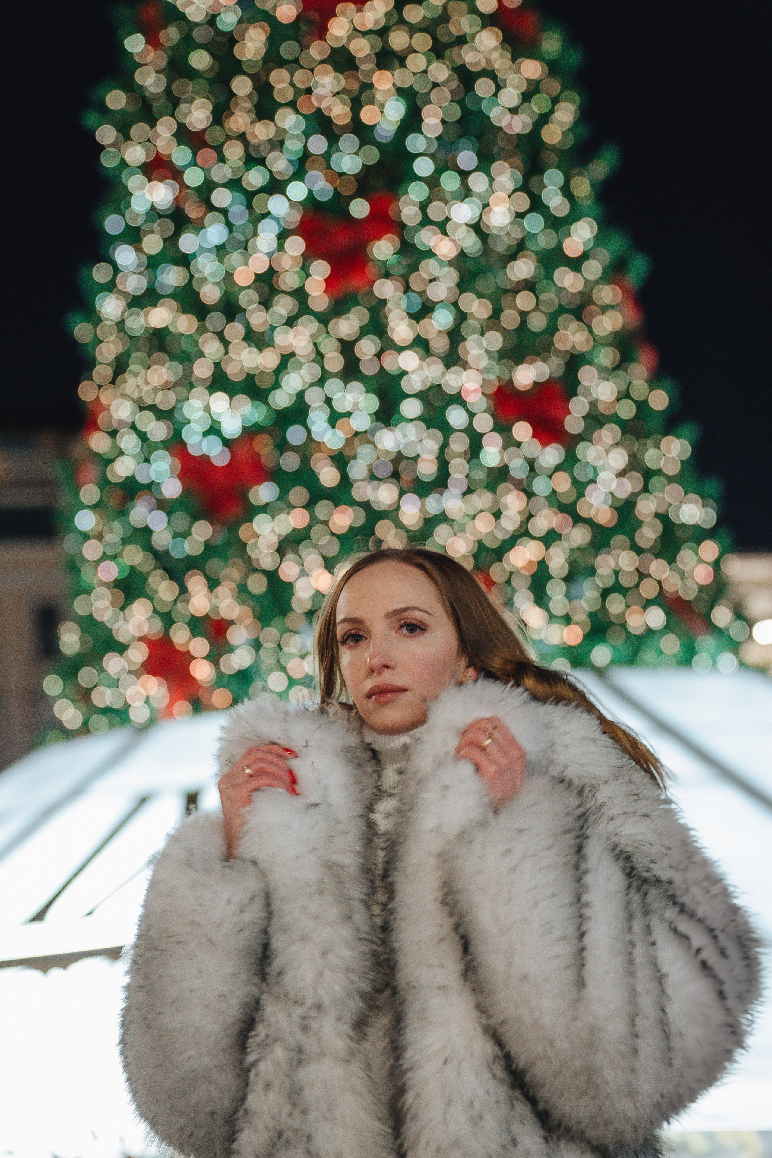 ПРОГУЛКА НА МАНЕЖНОЙ ПЛОЩАДИ ДЛЯ ДЕВУШКИ ПЕРЕД НОВЫМ ГОДОМ (НОВОГОДНЯЯ ФОТОСЕССИИЯ НА МАНЕЖНОЙ ПЛОЩАДИ). Профессиональный фотограф, Санкт-Петербург — Виктория Богомолова