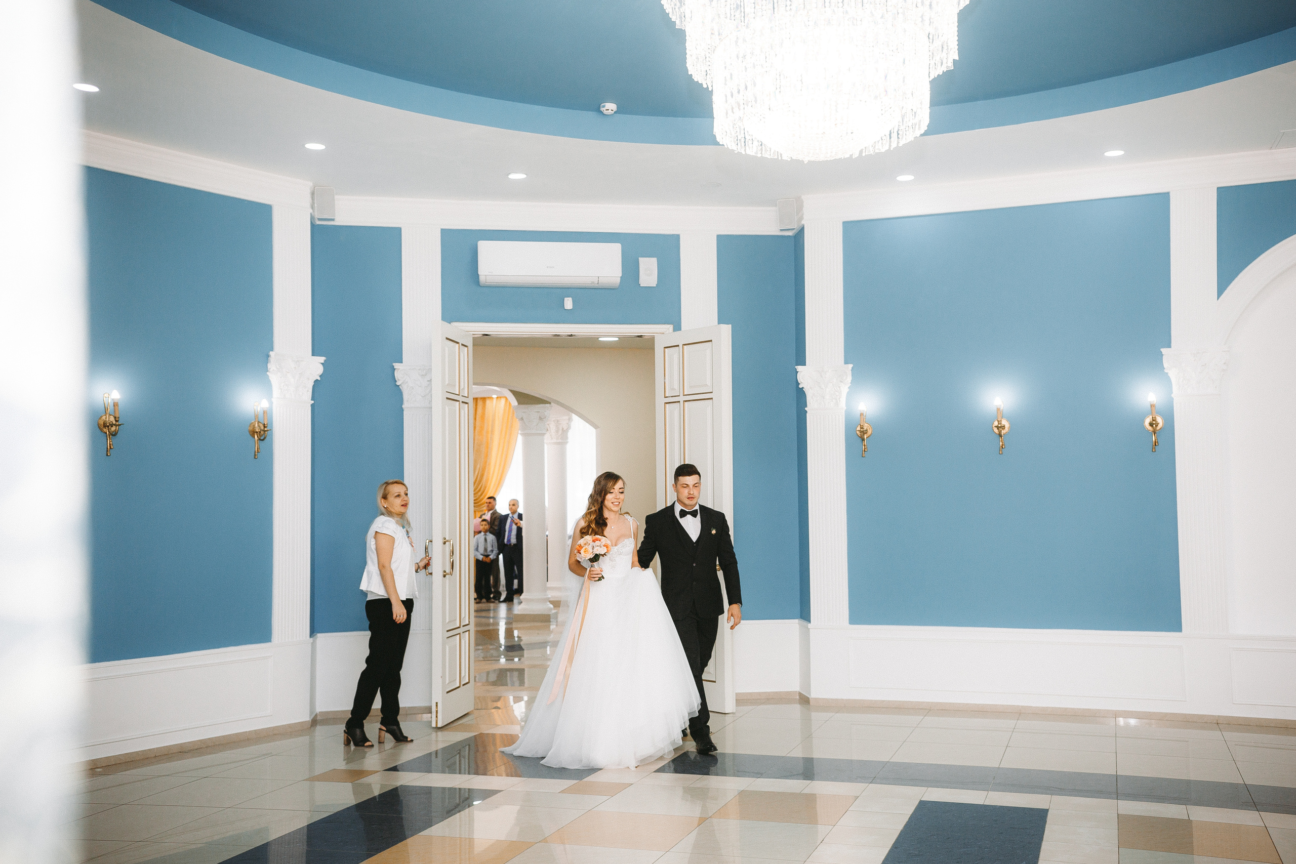 Стоимость услуг свадебной фотосессии (ЗАГС+прогулка) в Москве и МО