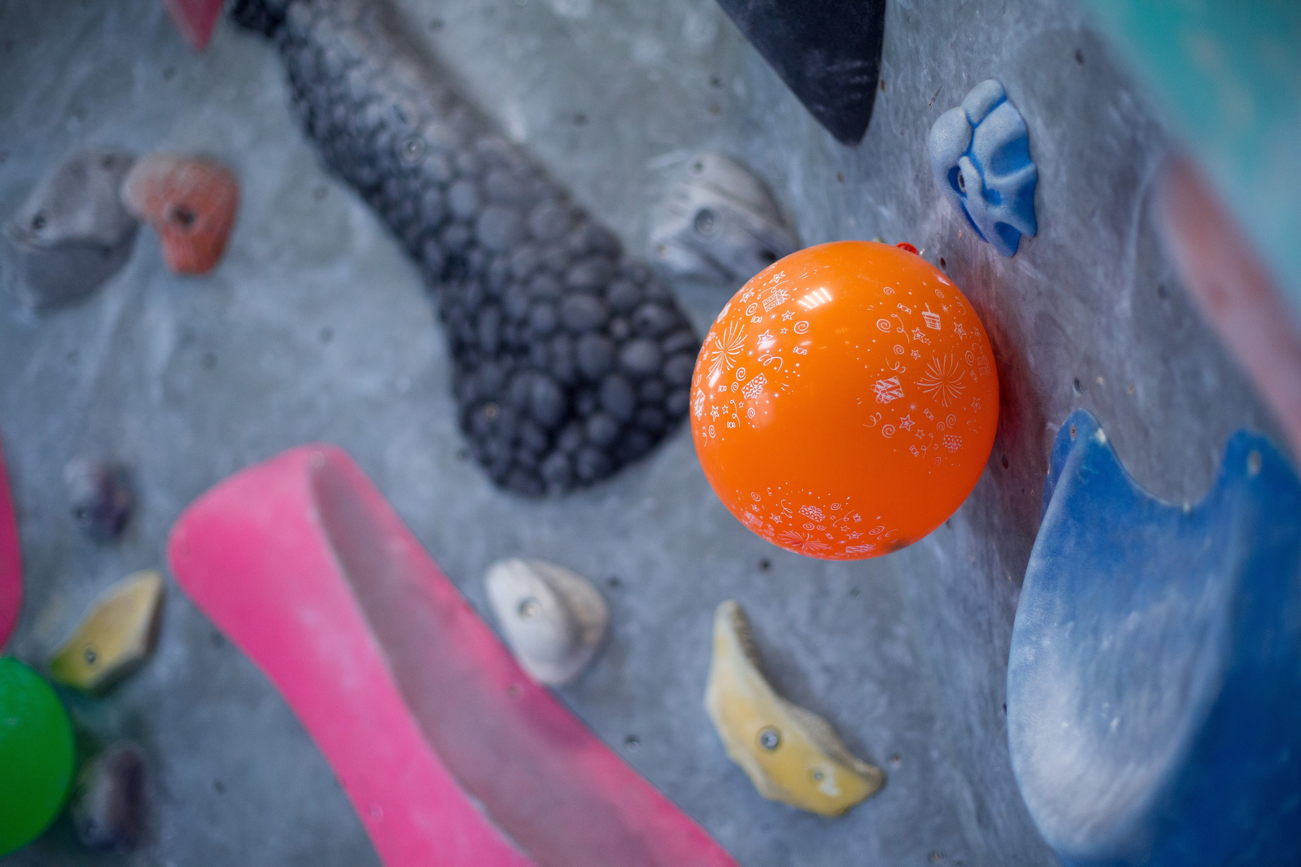 Фотосъемка детского Дня рождения на скалодроме. Репортажный фотограф Борис Геер