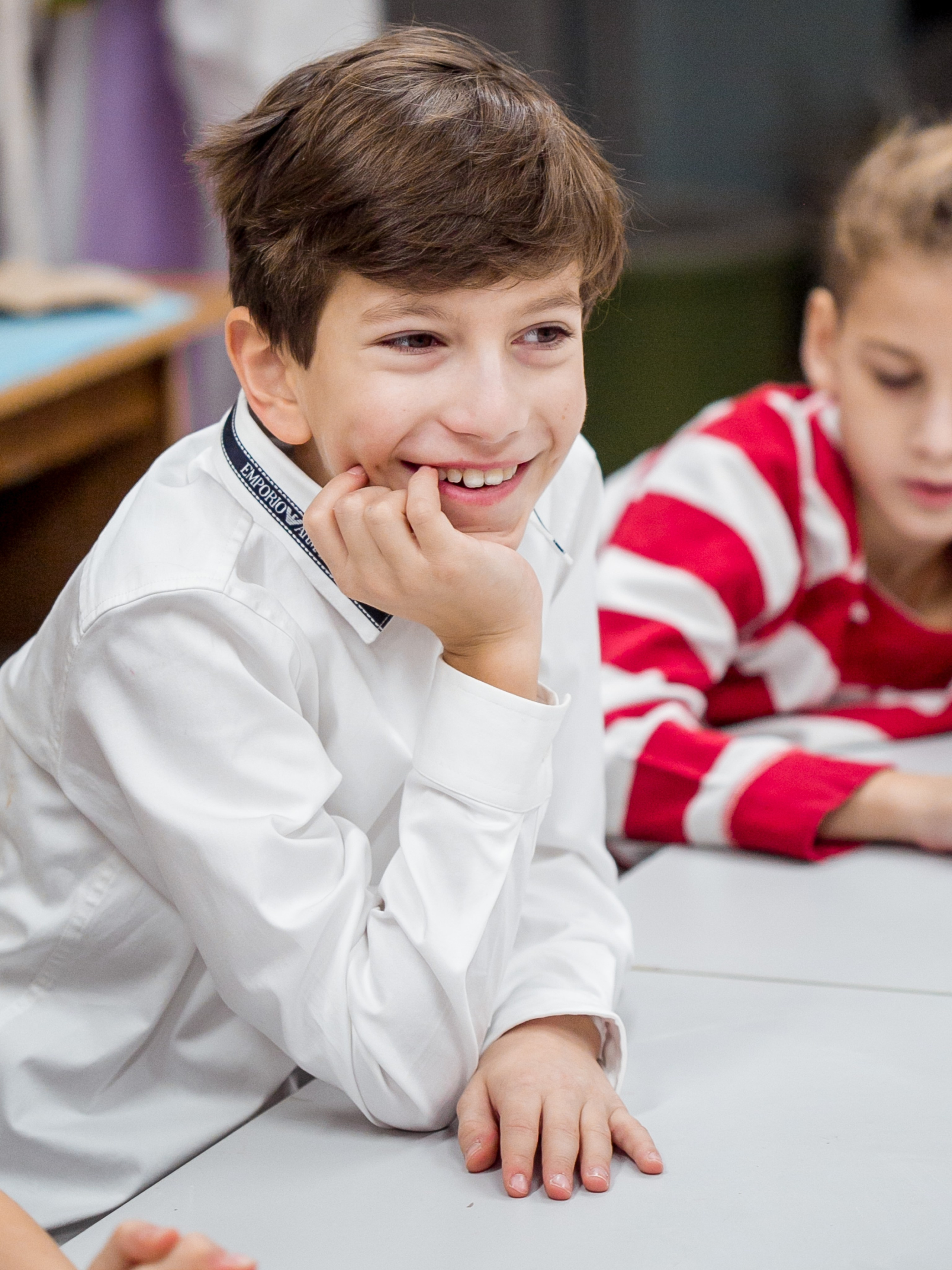 Школьники делают поделки к Новому году. Репортажный фотограф Борис Геер