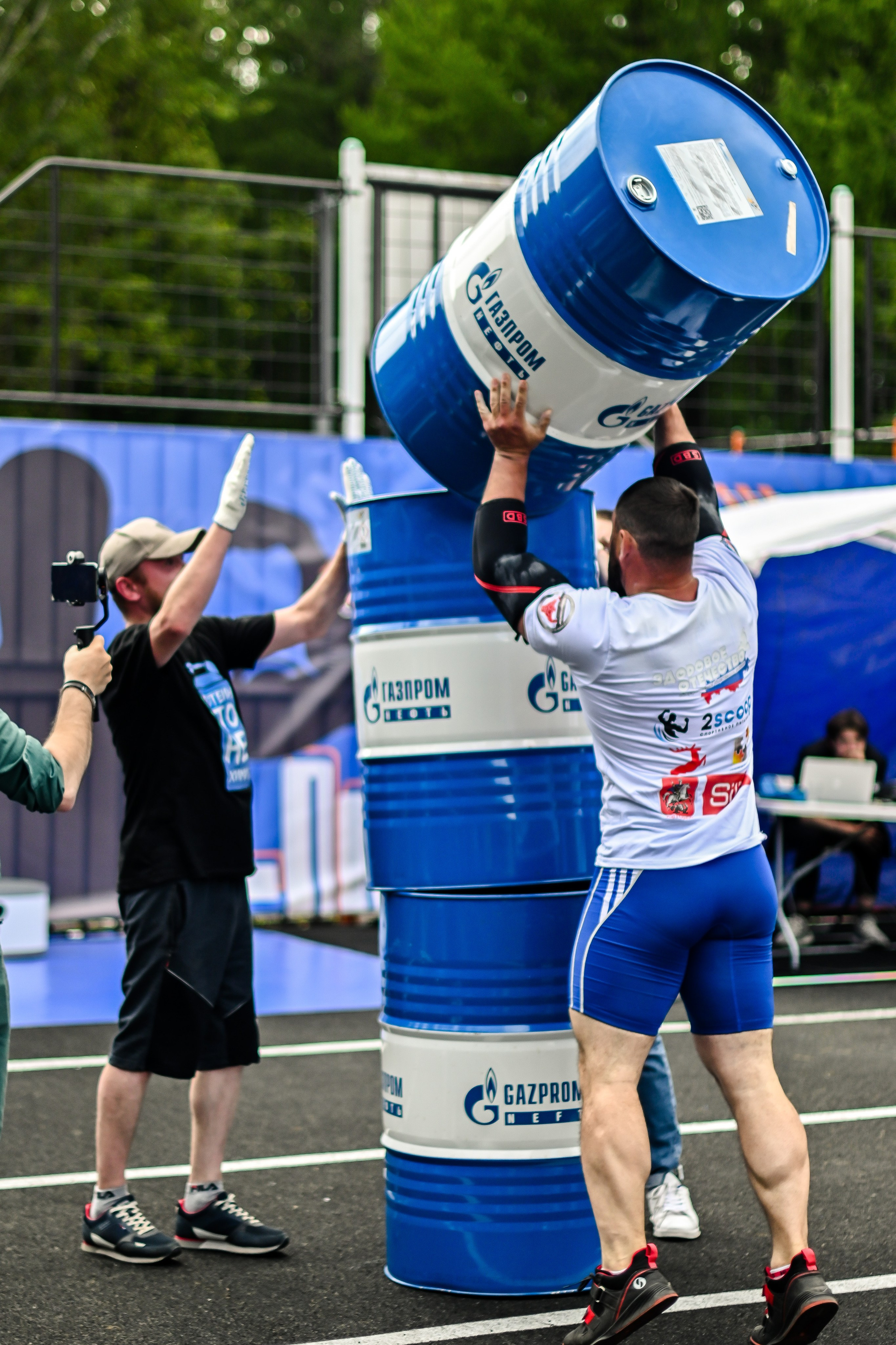 СТРОНГ. Фотограф для бизнесконтента, репортажей и семейного альбома в Москве
