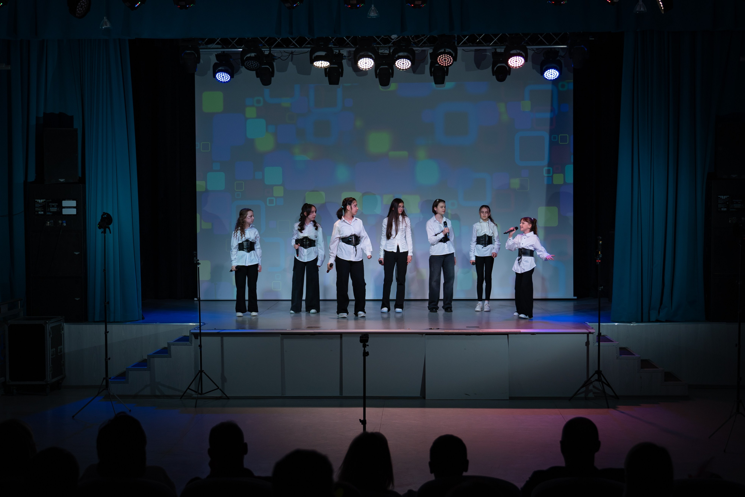 Отчетный концерт продюсерского центра «Новая Звезда». Фото / Видеосъемка в Москве