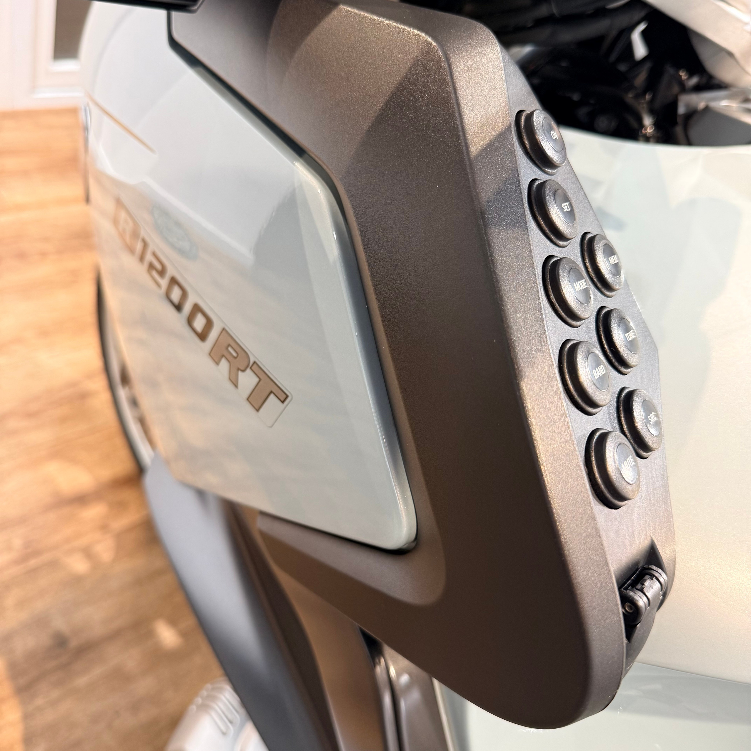 2010 ВМW R1200RТ Oyster Grey Metаlliс (VIN *WВ10*9636). Hello Davidson, Москва. Только хорошие мотоциклы…