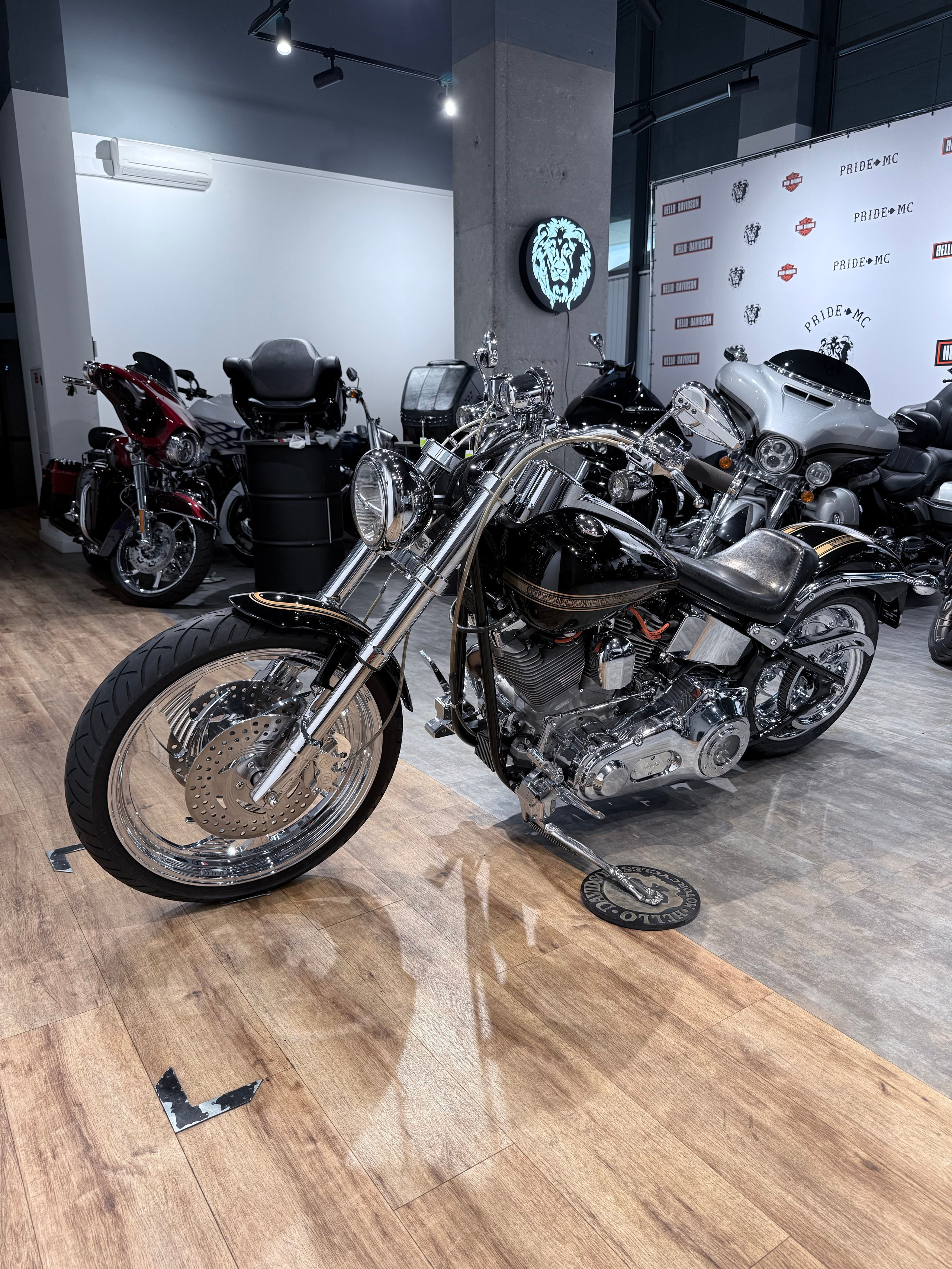 Breakout Custom. Hello Davidson, Москва. Только хорошие мотоциклы…