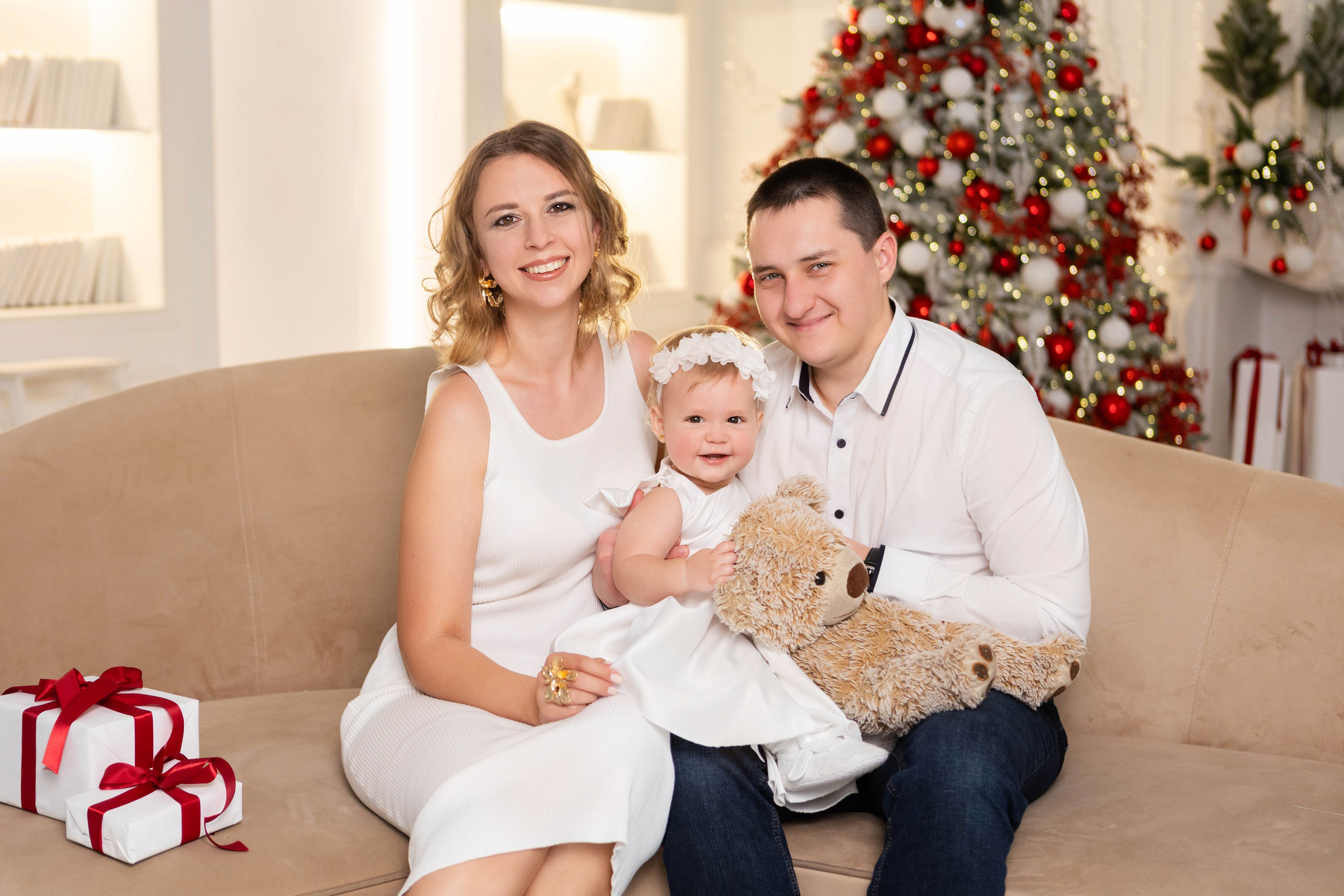 Татьяна, Сергей и София. Фотостудия «Alice», зал Зазеркалье. Свадебный семейный и детский фотограф в Краснодаре Карина Федоровская