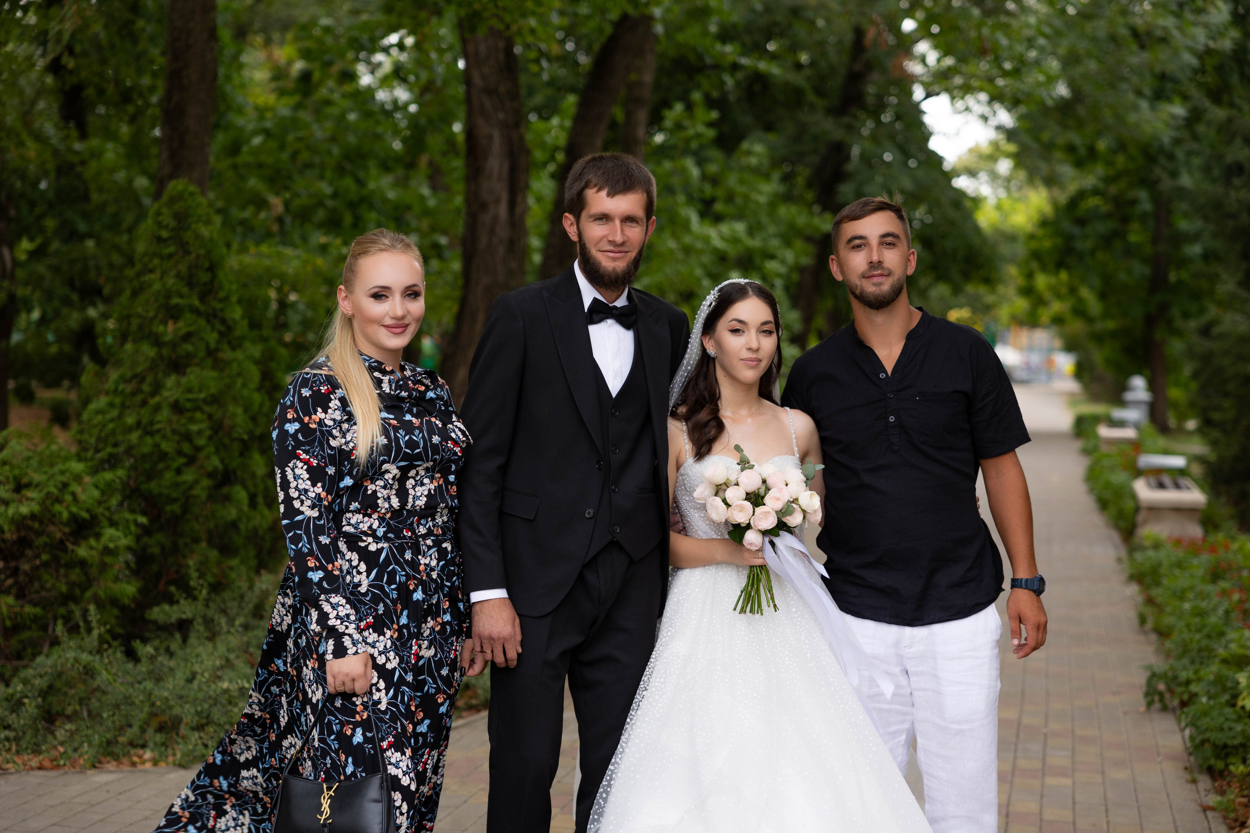 Милана и. Видеосьемка, фотосьемка свадеб, юбилеев, утренников в Краснодарском кр