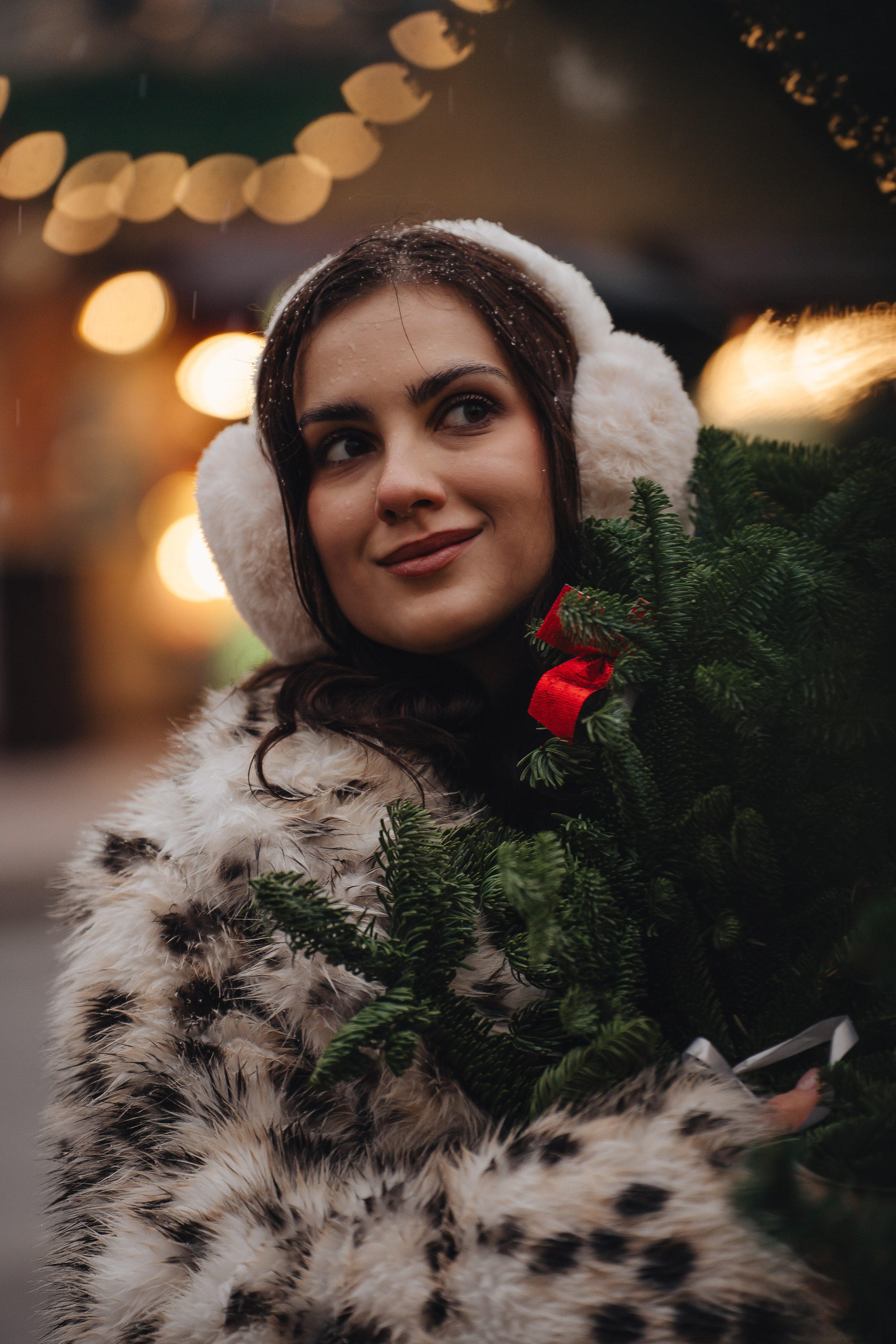 ПРОГУЛКА НА МАНЕЖНОЙ ПЛОЩАДИ ДЛЯ ДЕВУШКИ ПЕРЕД НОВЫМ ГОДОМ (НОВОГОДНЯЯ ФОТОСЕССИИЯ НА МАНЕЖНОЙ ПЛОЩАДИ). Профессиональный фотограф, Санкт-Петербург — Виктория Богомолова