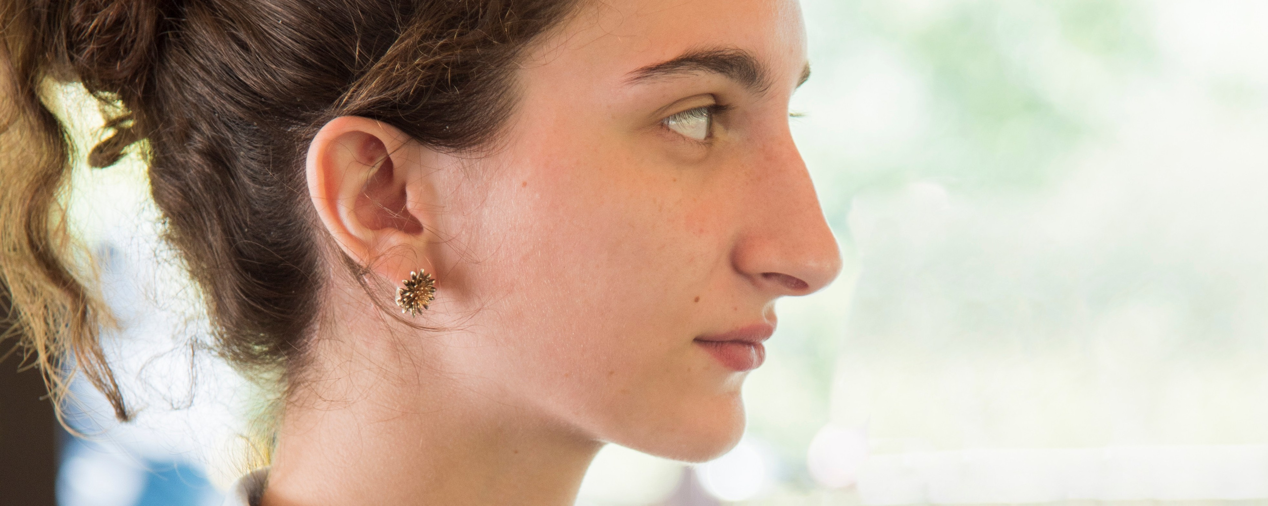 Портрет. крупный план. Кавказская девушка. Южная принцесса. Абхазка. Абхазия, Озеро Рица.