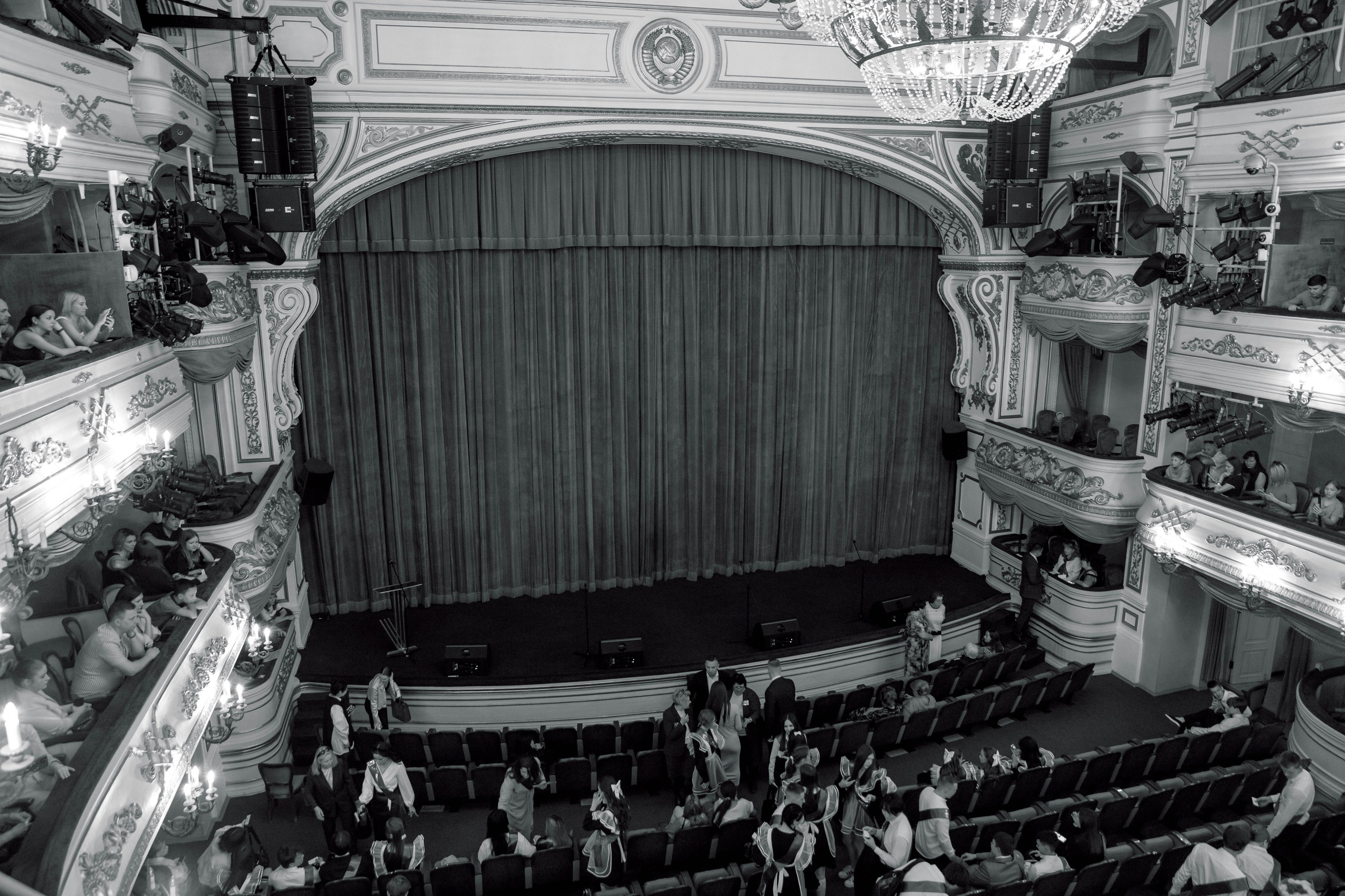 Гимназия 25 — последний звонок (Драм Театр). Свадебный фотограф Иркутск, репортажный фотограф Иркутск