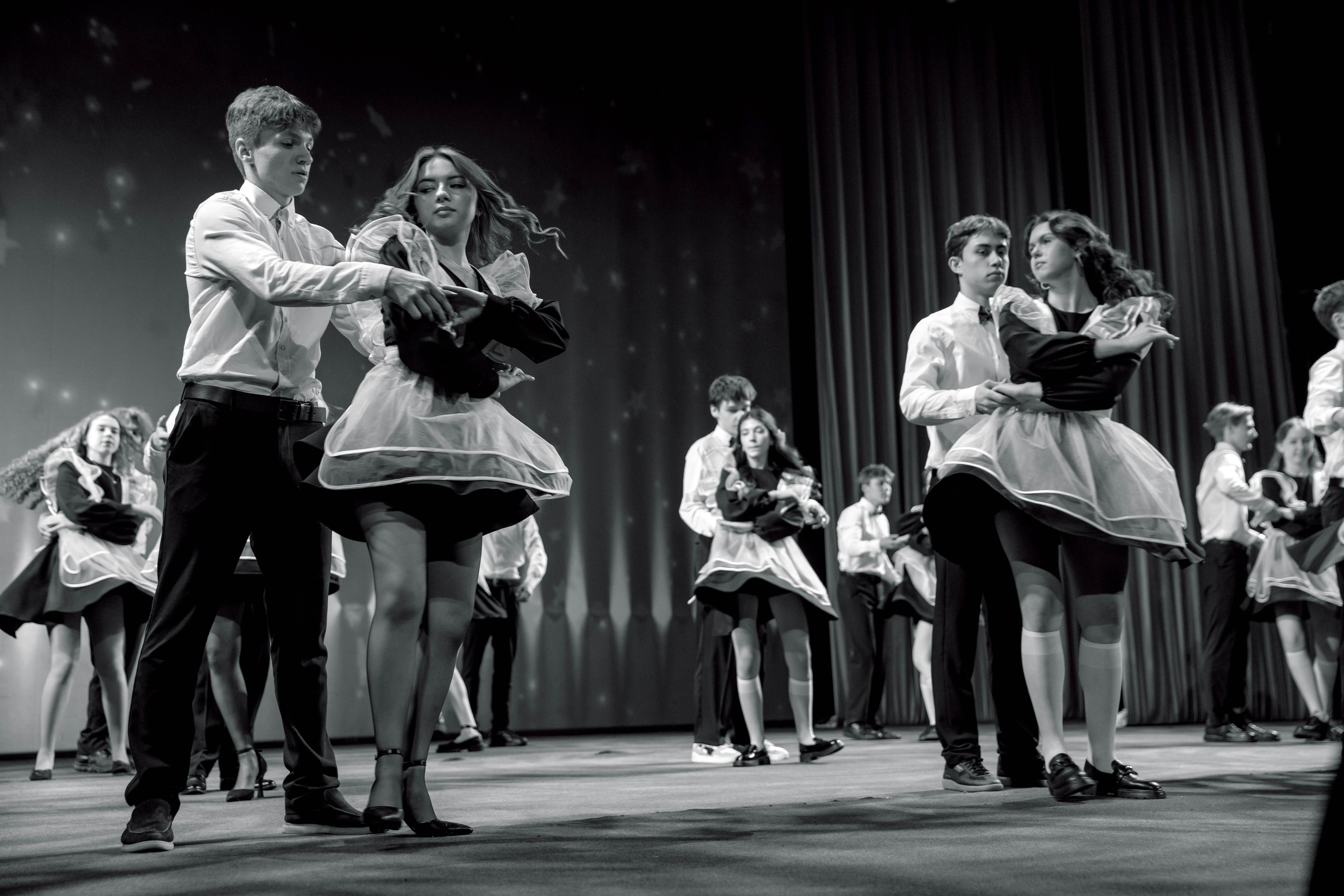 Гимназия 25 — последний звонок (Драм Театр). Свадебный фотограф Иркутск, репортажный фотограф Иркутск