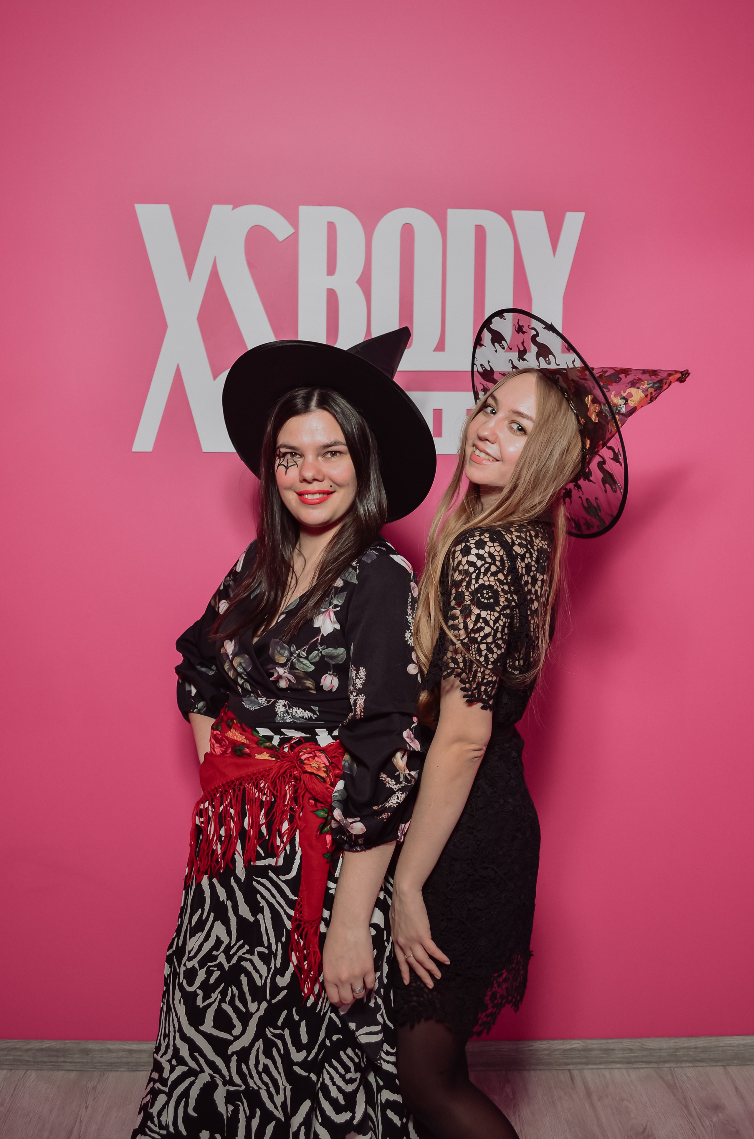 Фоторепортаж мероприятия в фитнес-клубе. Денисова Аля — фотограф для парных съемок и индивидуальных историй в Барнауле