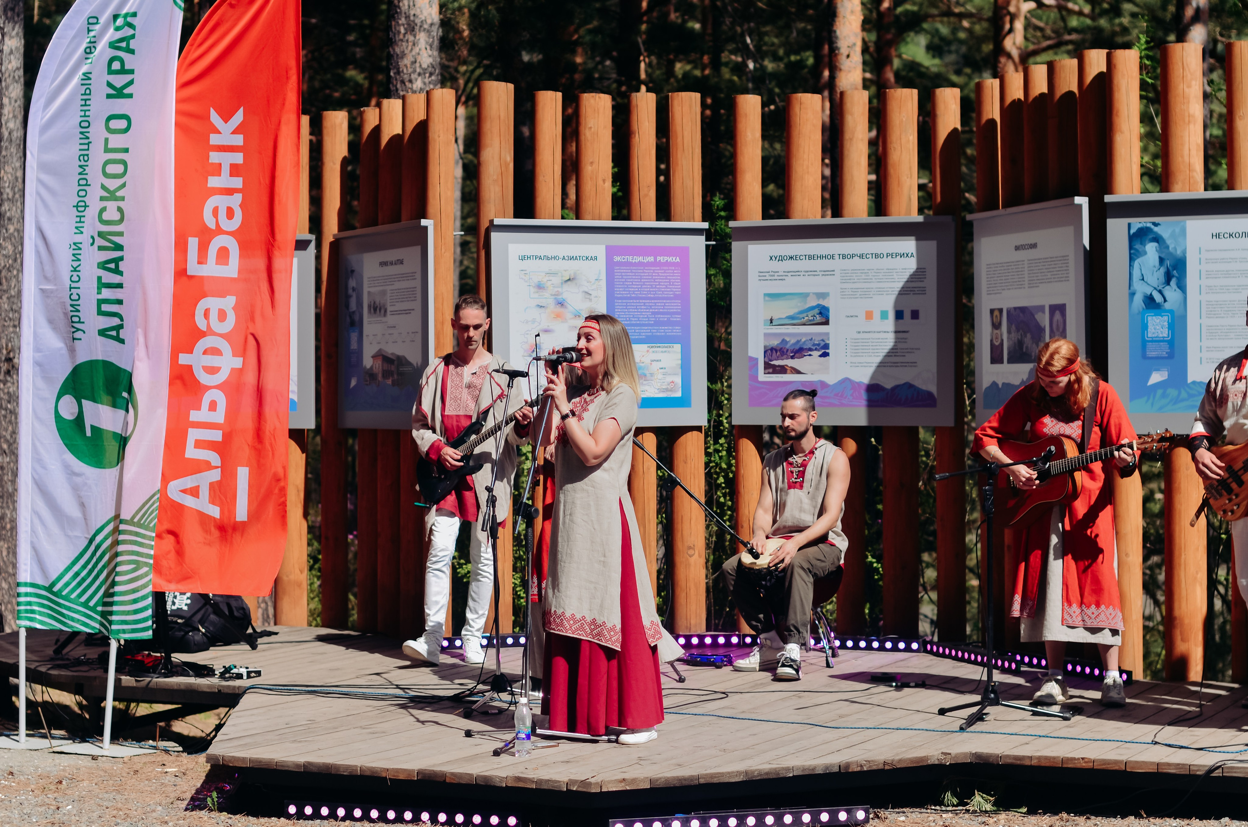 Фестиваль «Цветение Маральника на Алтае 2025». Фоторепортаж. Денисова Аля — фотограф для парных съемок и индивидуальных историй в Барнауле