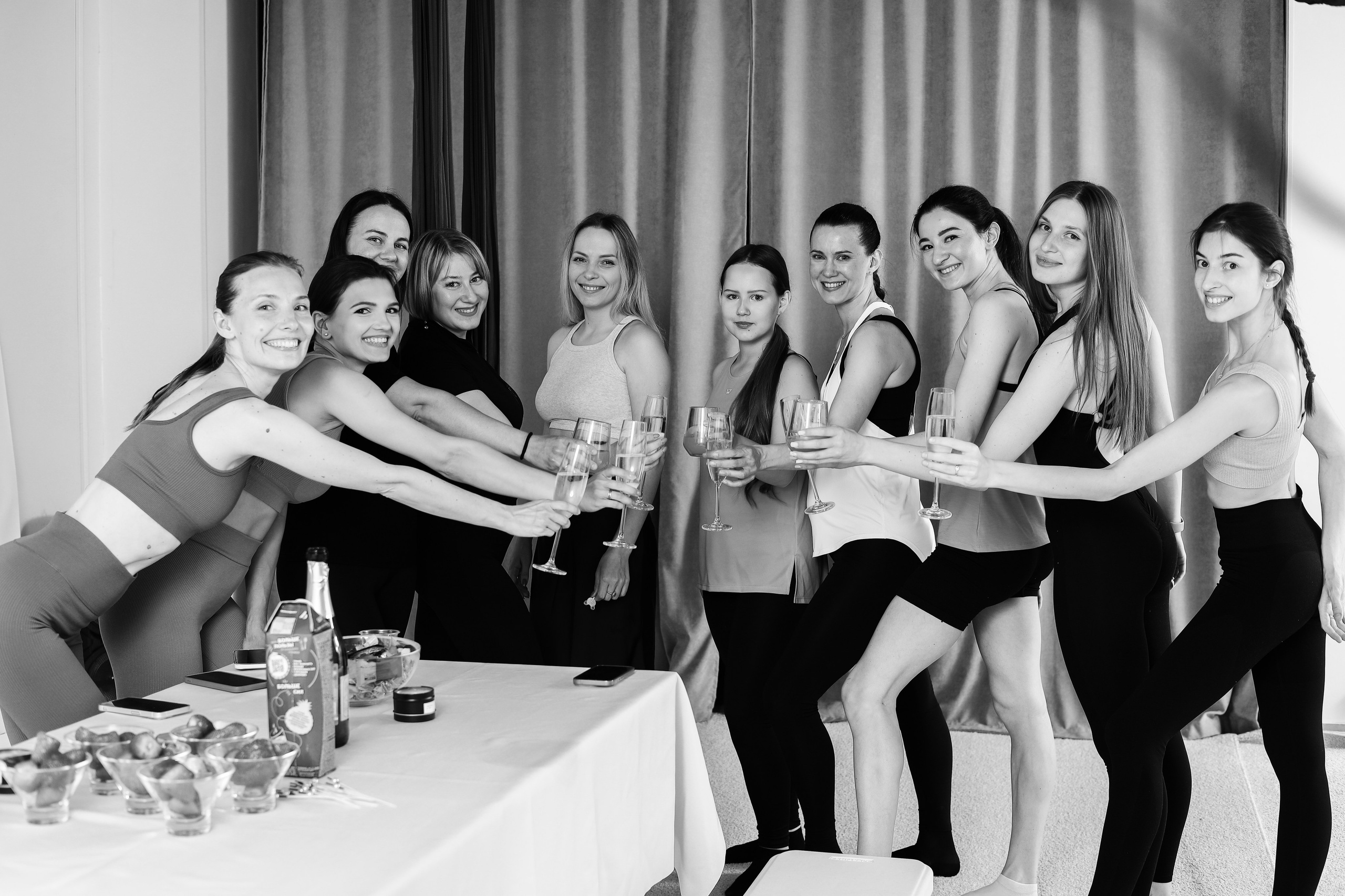 Арт-терапия + аэройога. Фотограф Надршина Лилия