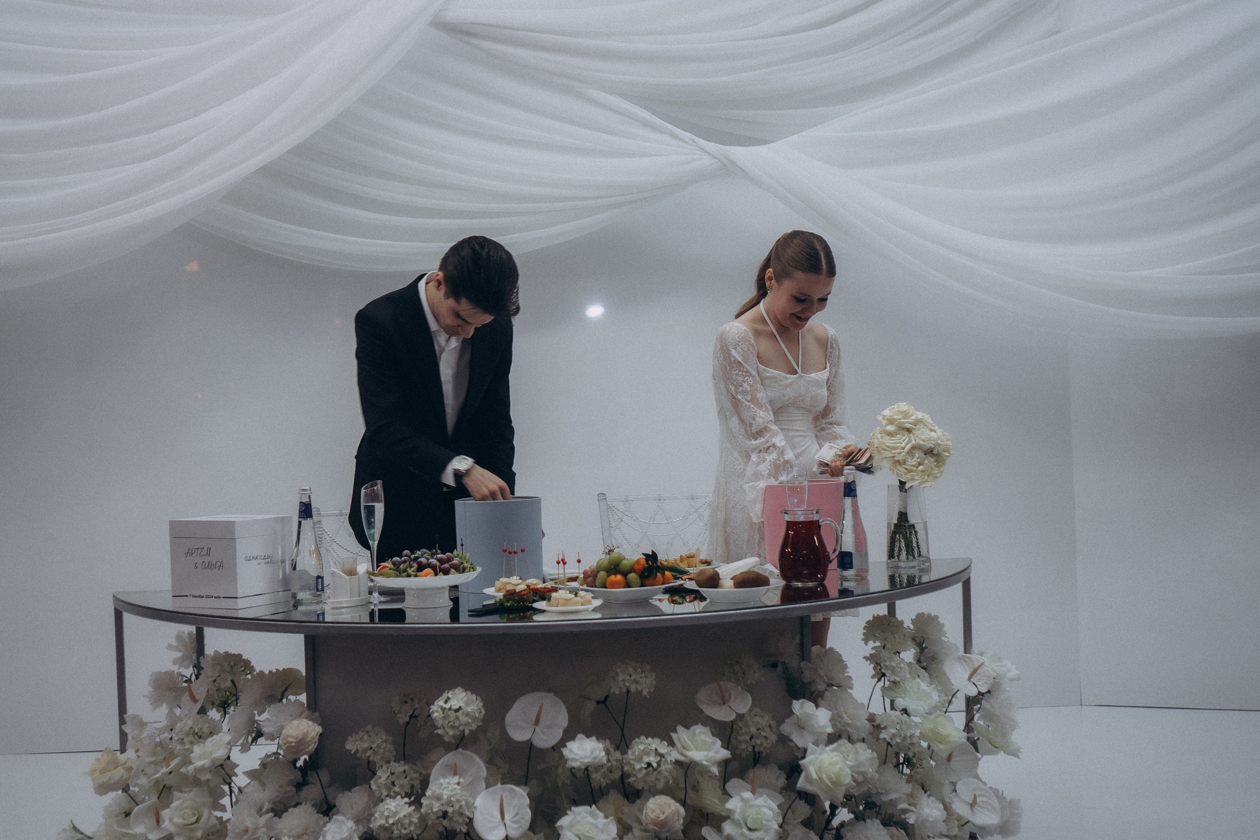 СВАДЕБНАЯ СЬЕМКА СБОРОВ В ОТЕЛЕ И ВЫЕЗД НА ЦЕРЕМОНИЮ (СНЯТО В СИБИРЕ В НИЖНЕВАРТОВСКЕ). Профессиональный фотограф, Санкт-Петербург — Виктория Богомолова